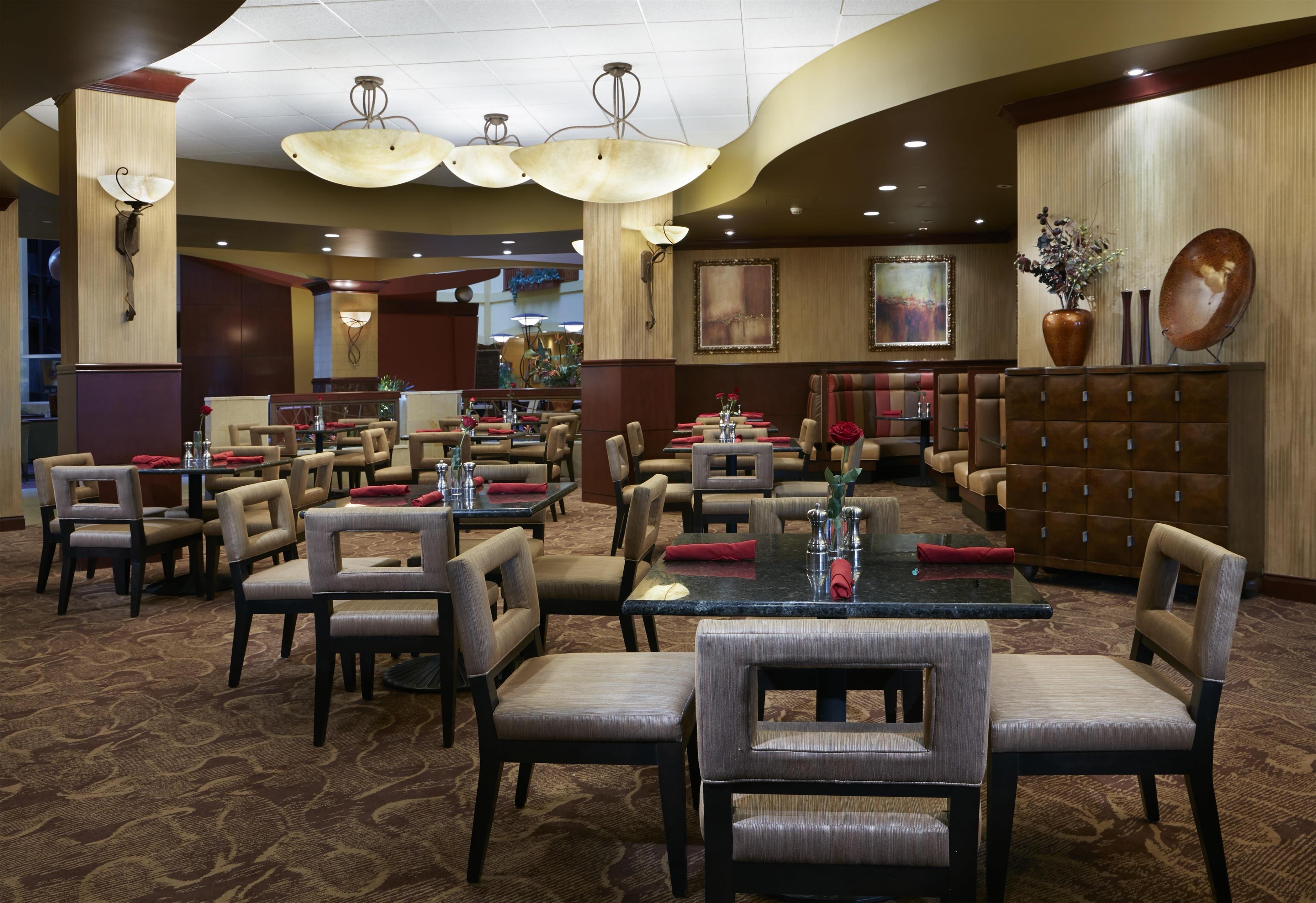 Restaurant | Embassy Suites by Hilton Hampton Convention Center