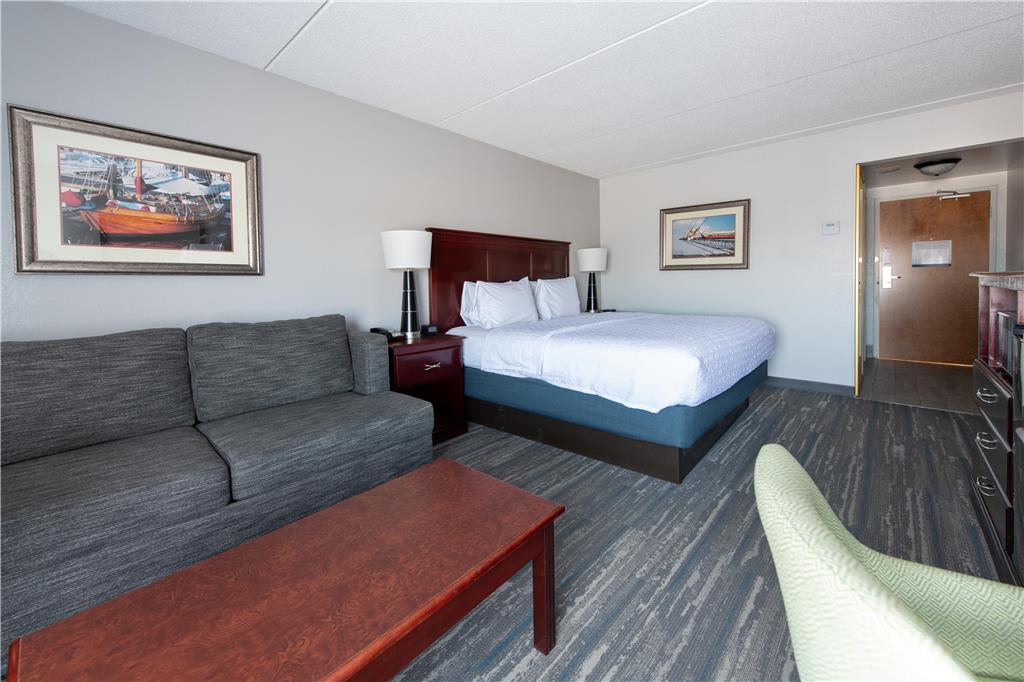 Hampton Inn Newport News-Yorktown, VA-guestroom-Guest Room,On-Site.jpg