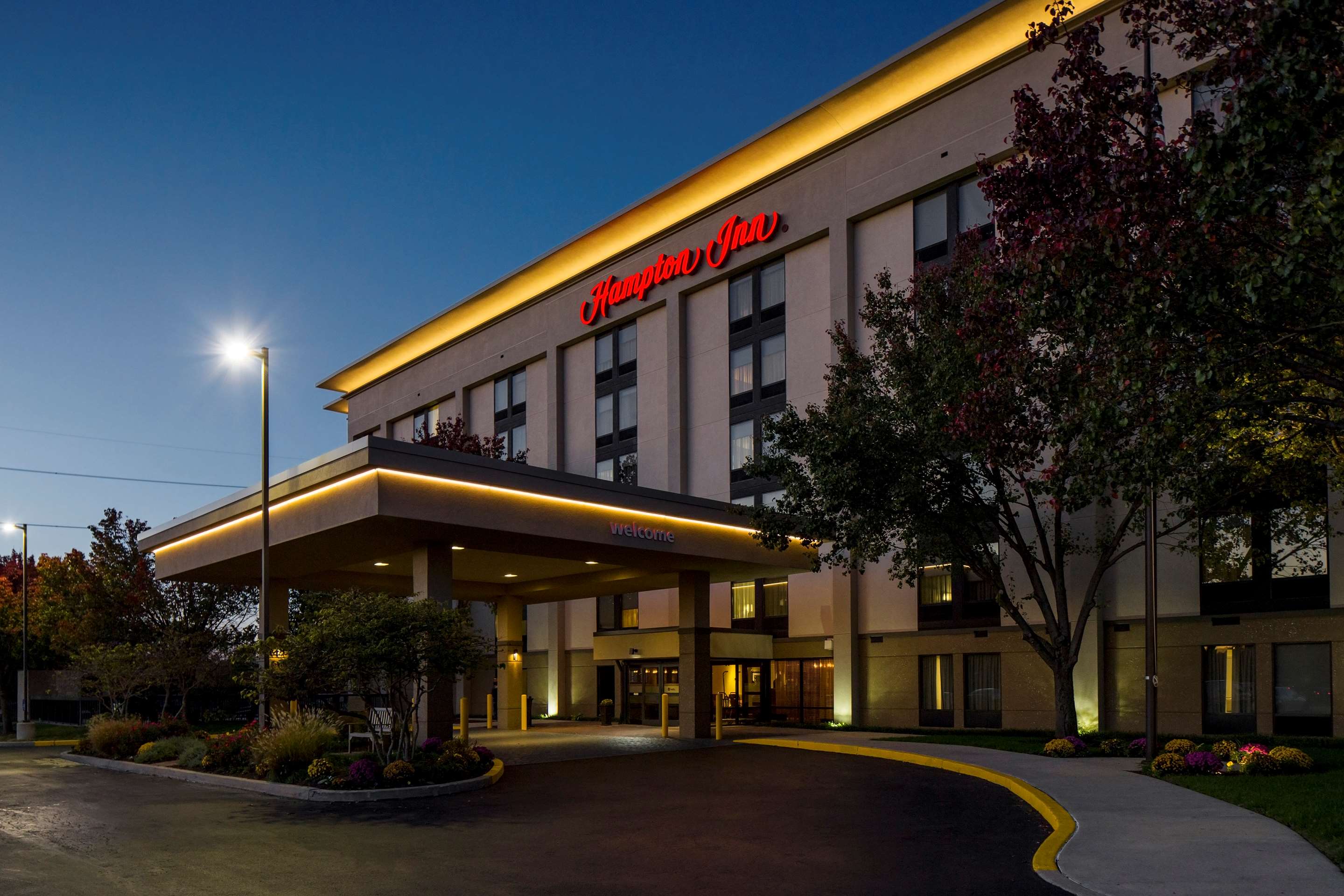 Exterior | Hampton Inn Philadelphia-Airport