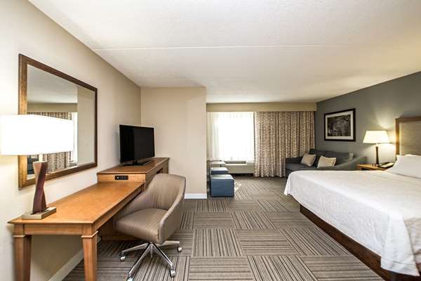  - Hampton Inn Airport Philadelphia - I-95, Exit 10 & 12B