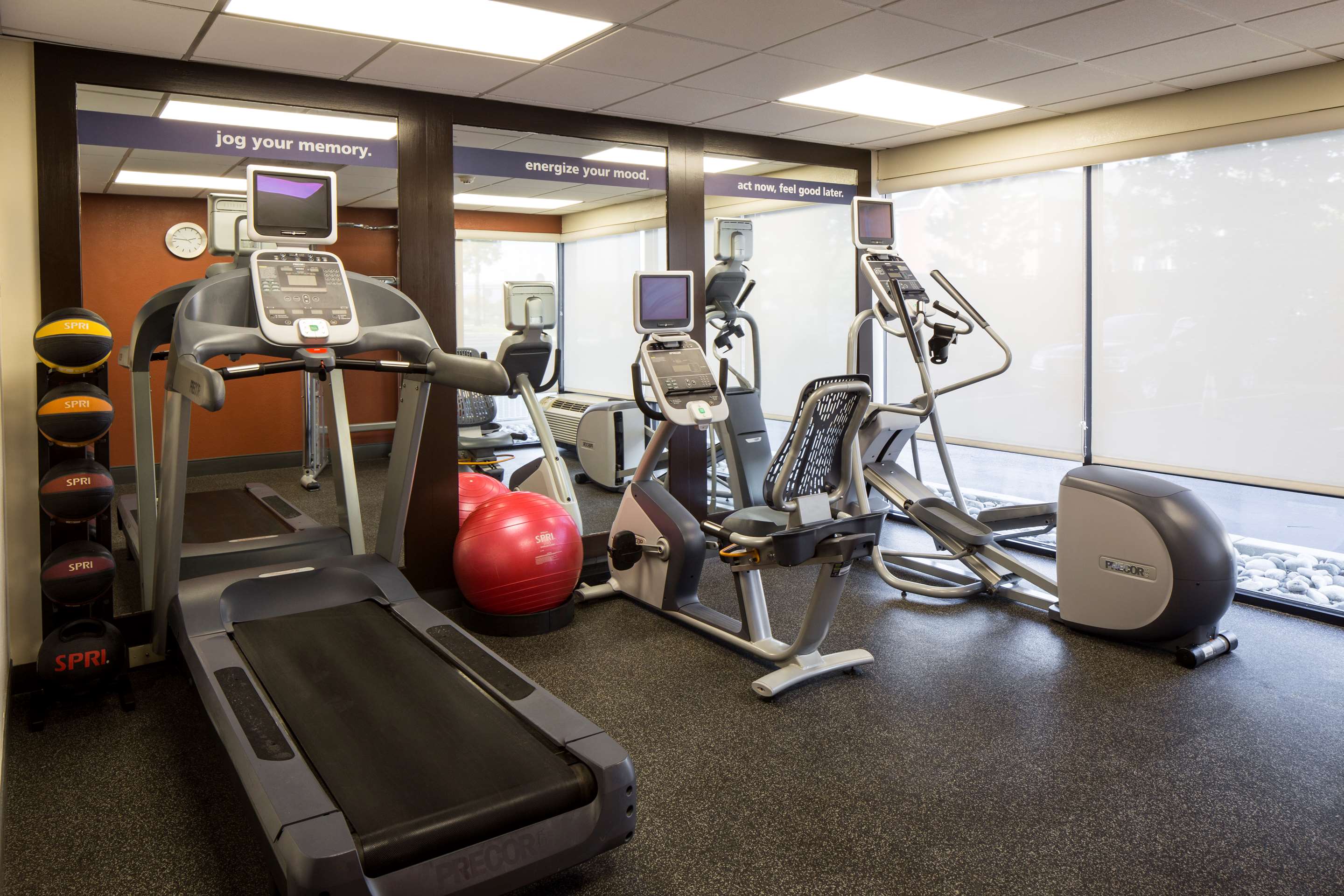 Health club fitness center gym | Hampton Inn Philadelphia-Airport