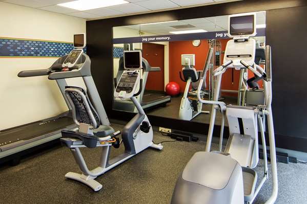 Fitness/ Exercise Room - Hampton Inn Airport Philadelphia - I-95, Exit 10 & 12B
