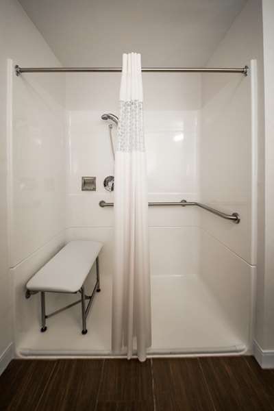  - Hampton Inn Airport Philadelphia - I-95, Exit 10 & 12B