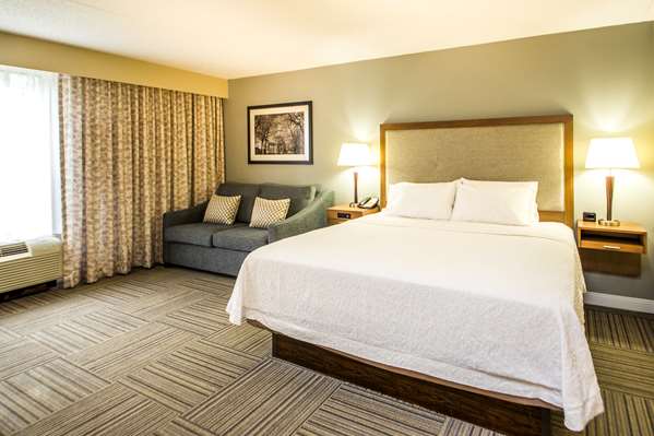  - Hampton Inn Airport Philadelphia - I-95, Exit 10 & 12B