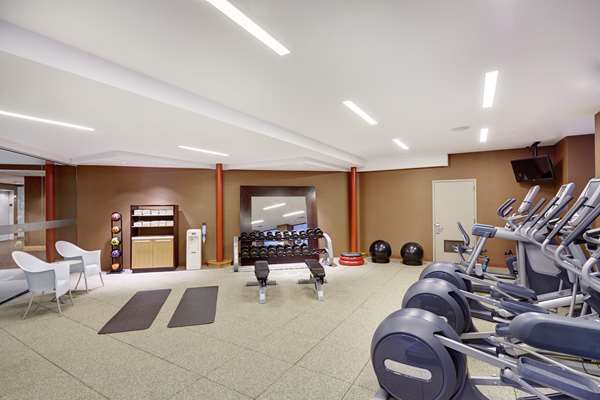 Fitness/ Exercise Room - DoubleTree by Hilton Hotel Philadelphia