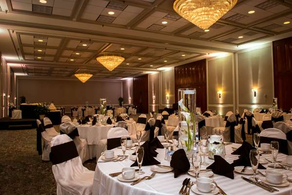  - DoubleTree by Hilton Airport Philadelphia - I-95, Exit 13 & 15