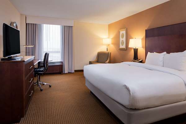  - DoubleTree by Hilton Airport Philadelphia - I-95, Exit 13 & 15