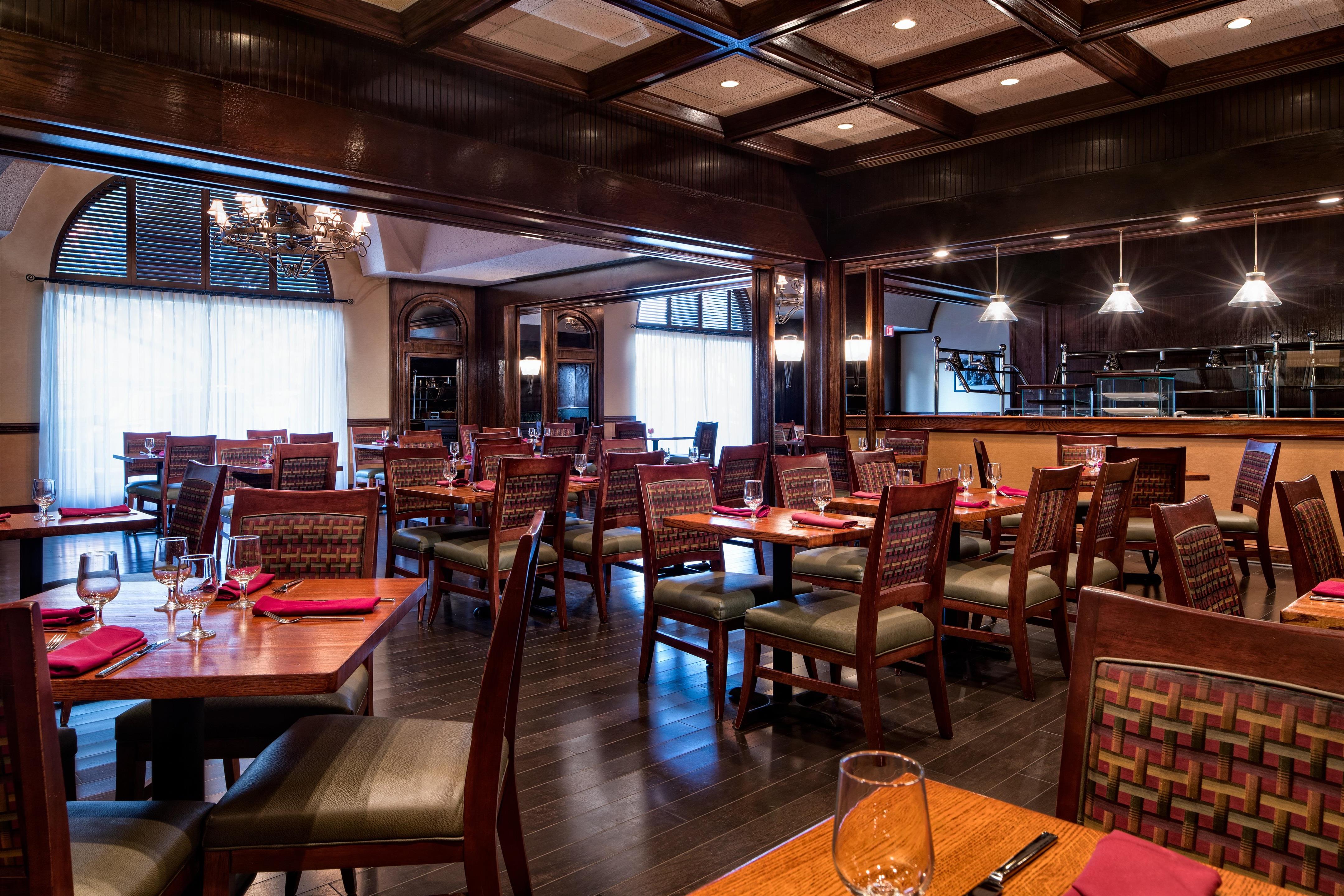 Restaurant | Doubletree by Hilton Philadelphia Airport