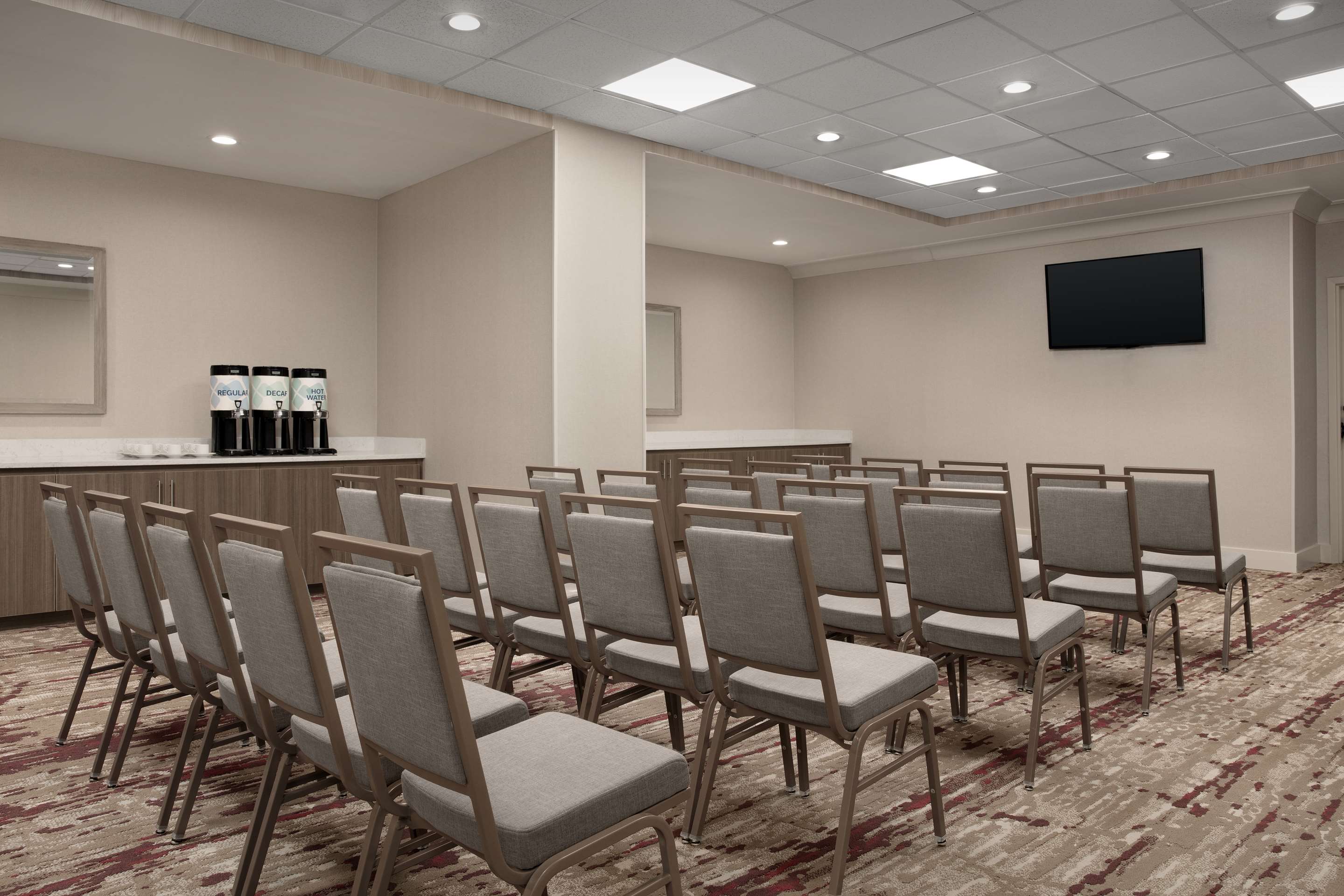 Meeting Room | Hilton Garden Inn Philadelphia Ft. Washington