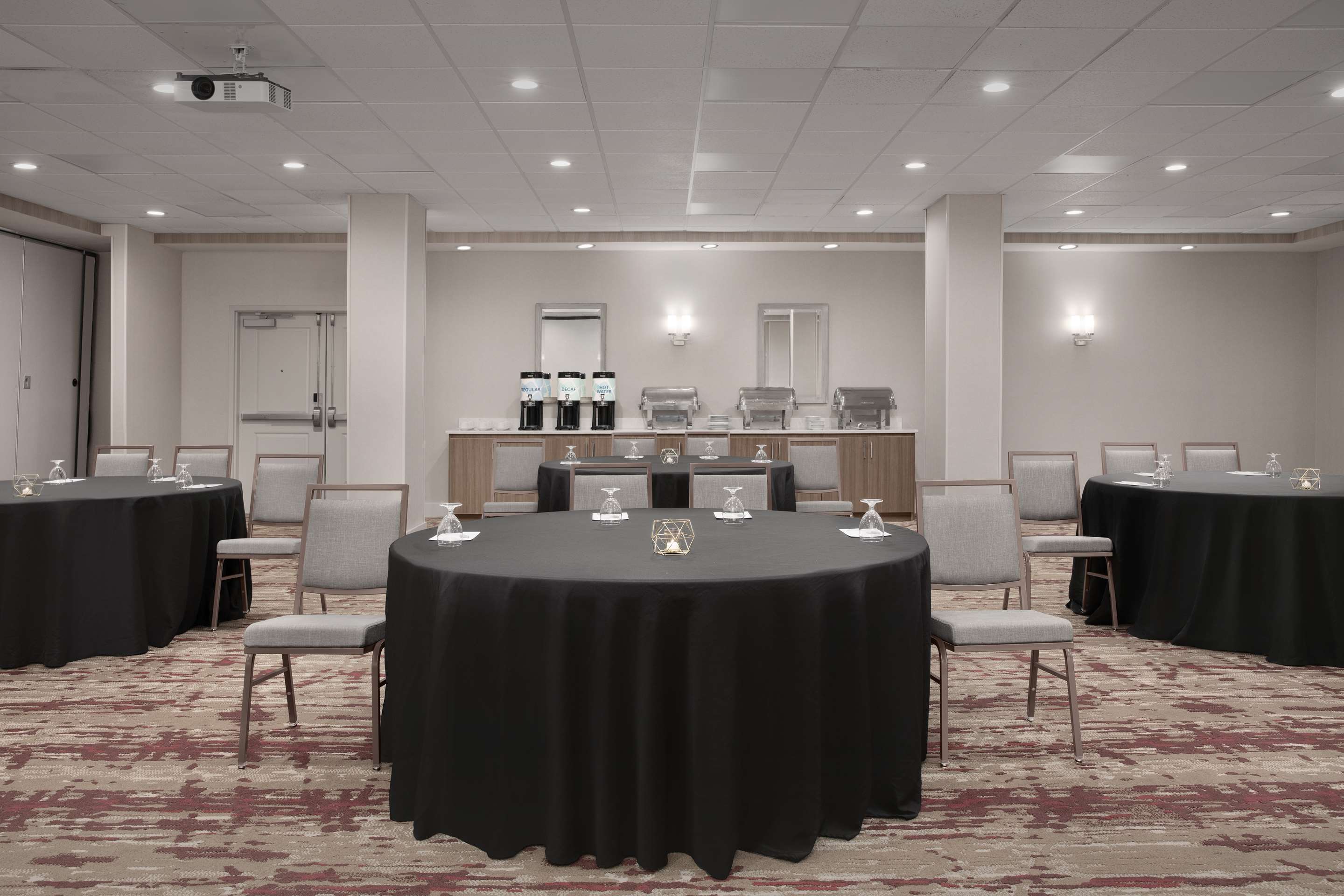 Meeting Room | Hilton Garden Inn Philadelphia Ft. Washington