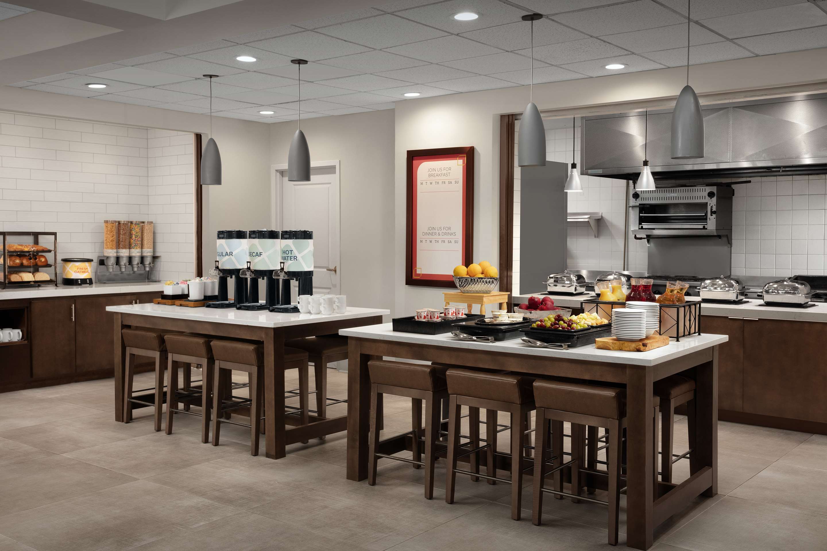Breakfast Area | Hilton Garden Inn Philadelphia Ft. Washington
