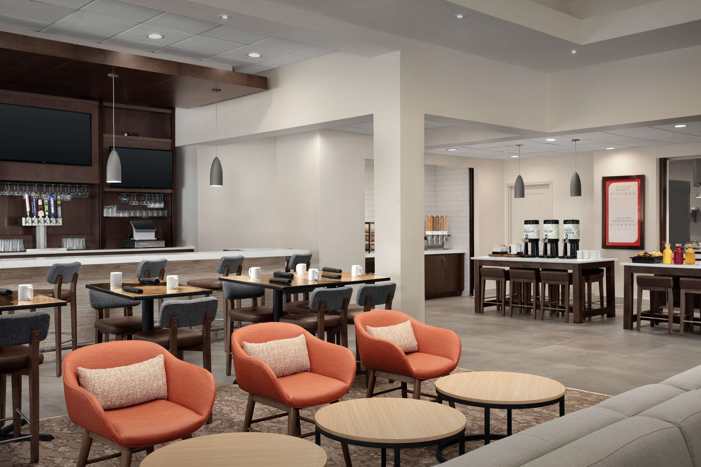 Breakfast Area | Hilton Garden Inn Philadelphia Ft. Washington