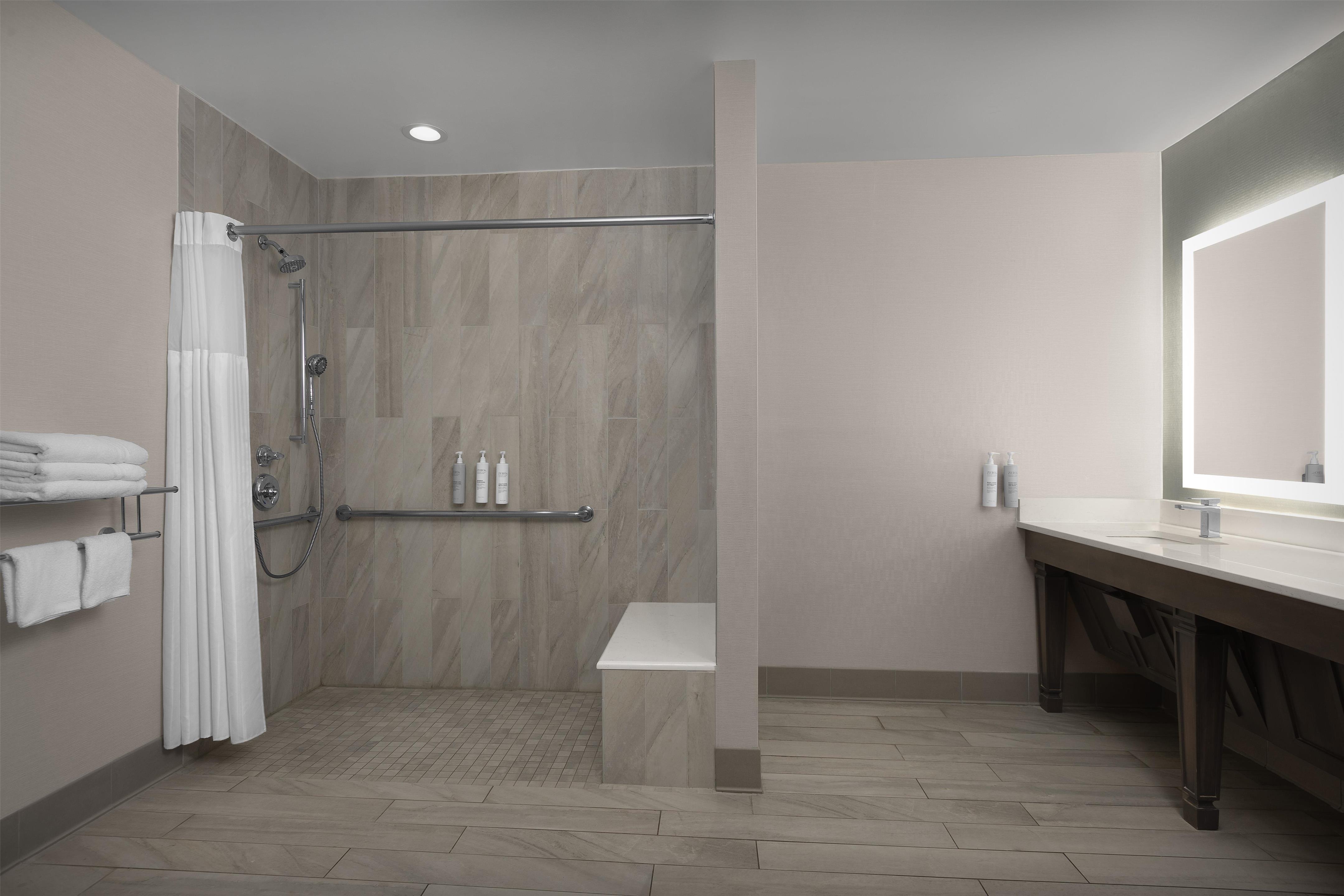 Guest room bath