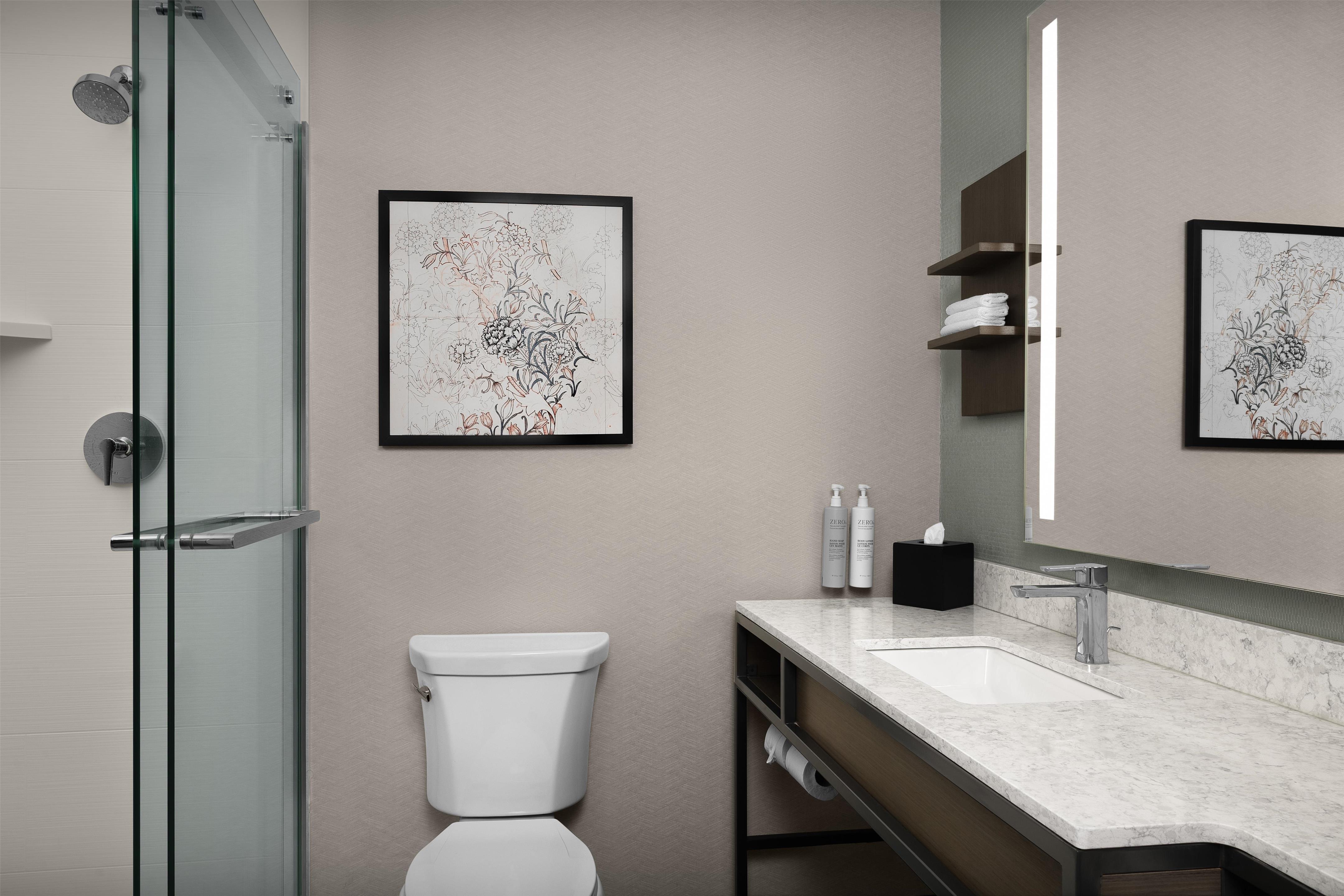 Guest room bath