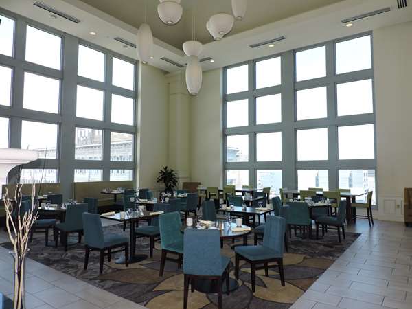 Restaurant - Hilton Garden Inn Philadelphia City Center