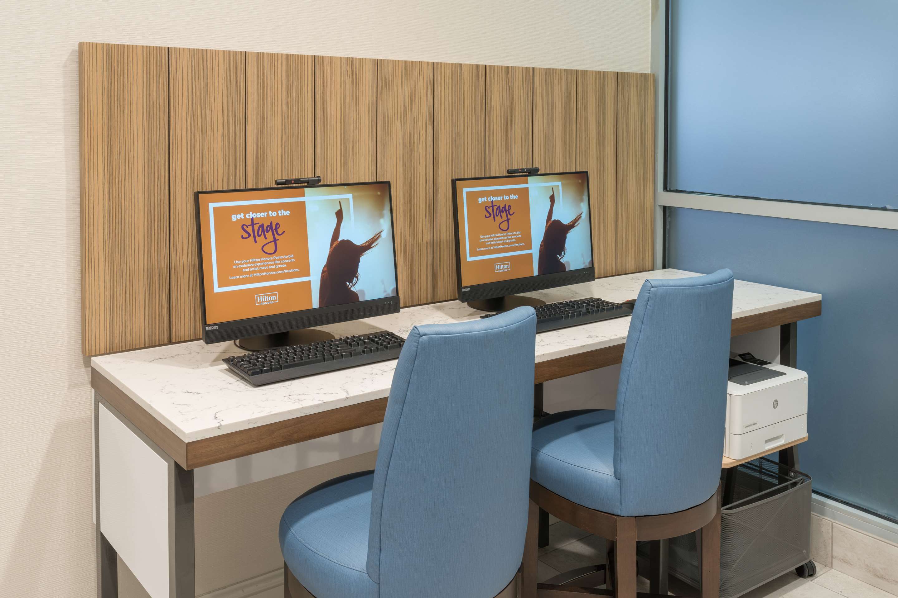 Business Center | Hilton Garden Inn Philadelphia Center City