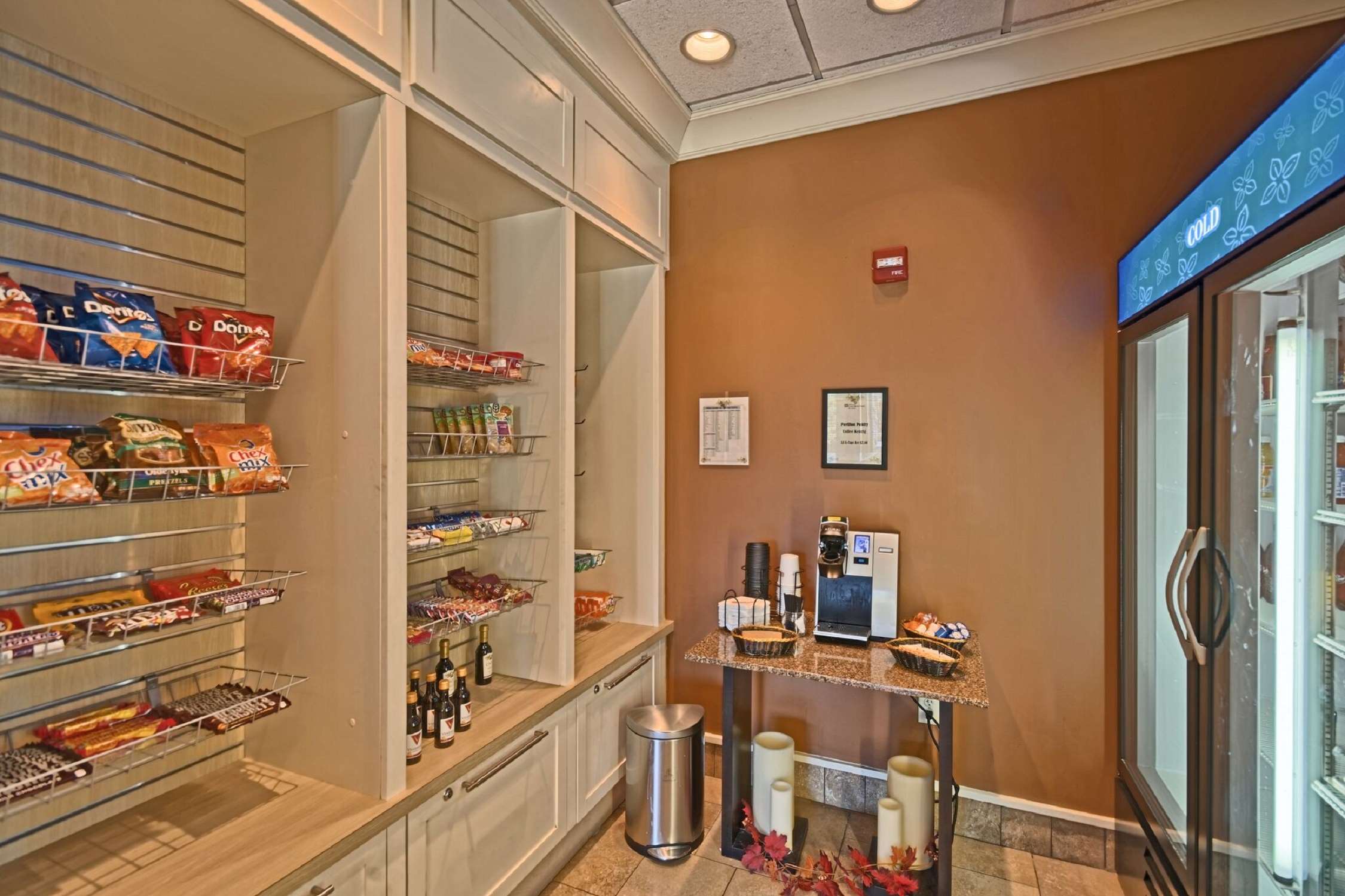 Restaurant | Hilton Garden Inn Mt. Laurel