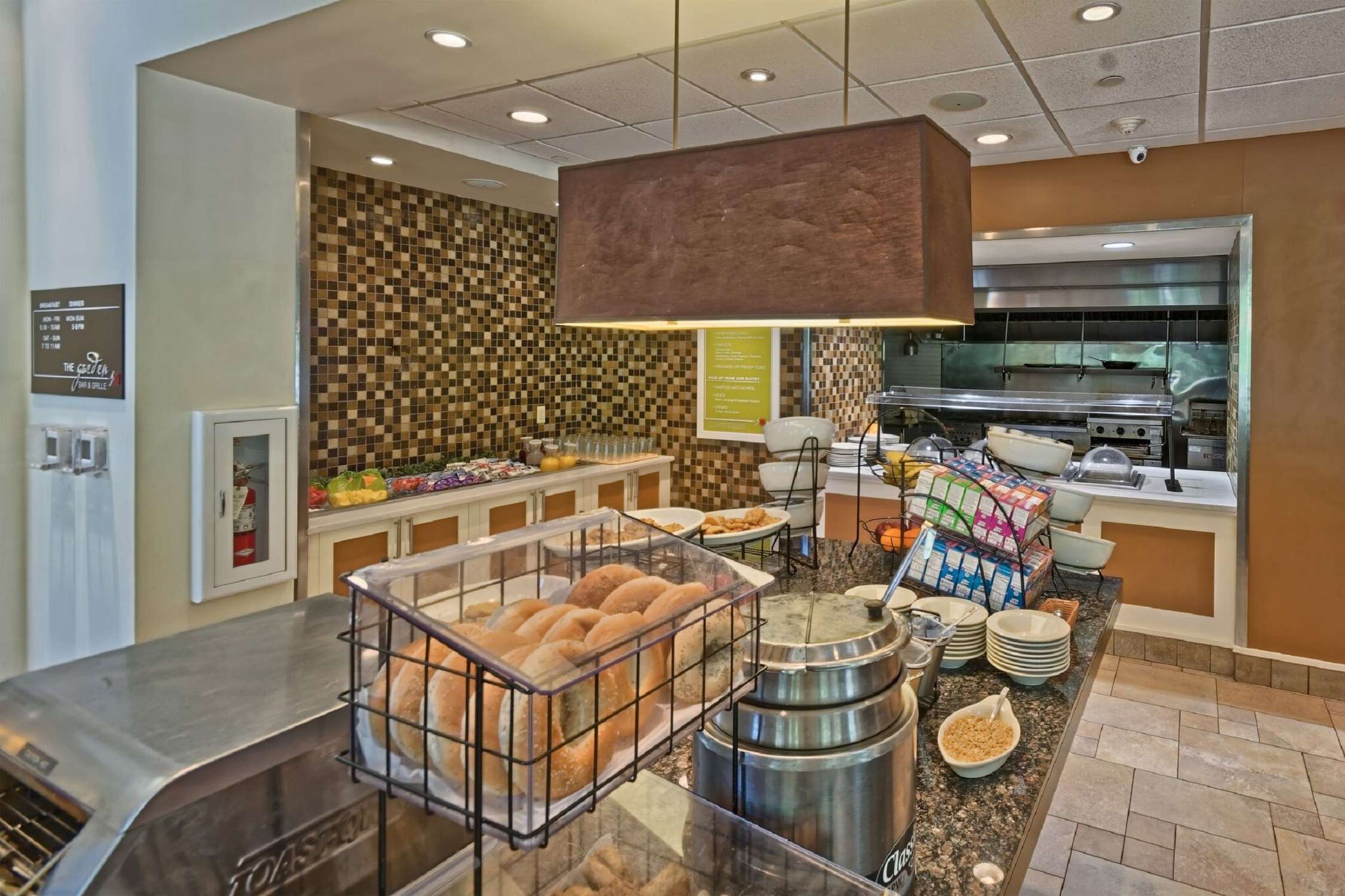 Restaurant | Hilton Garden Inn Mt. Laurel
