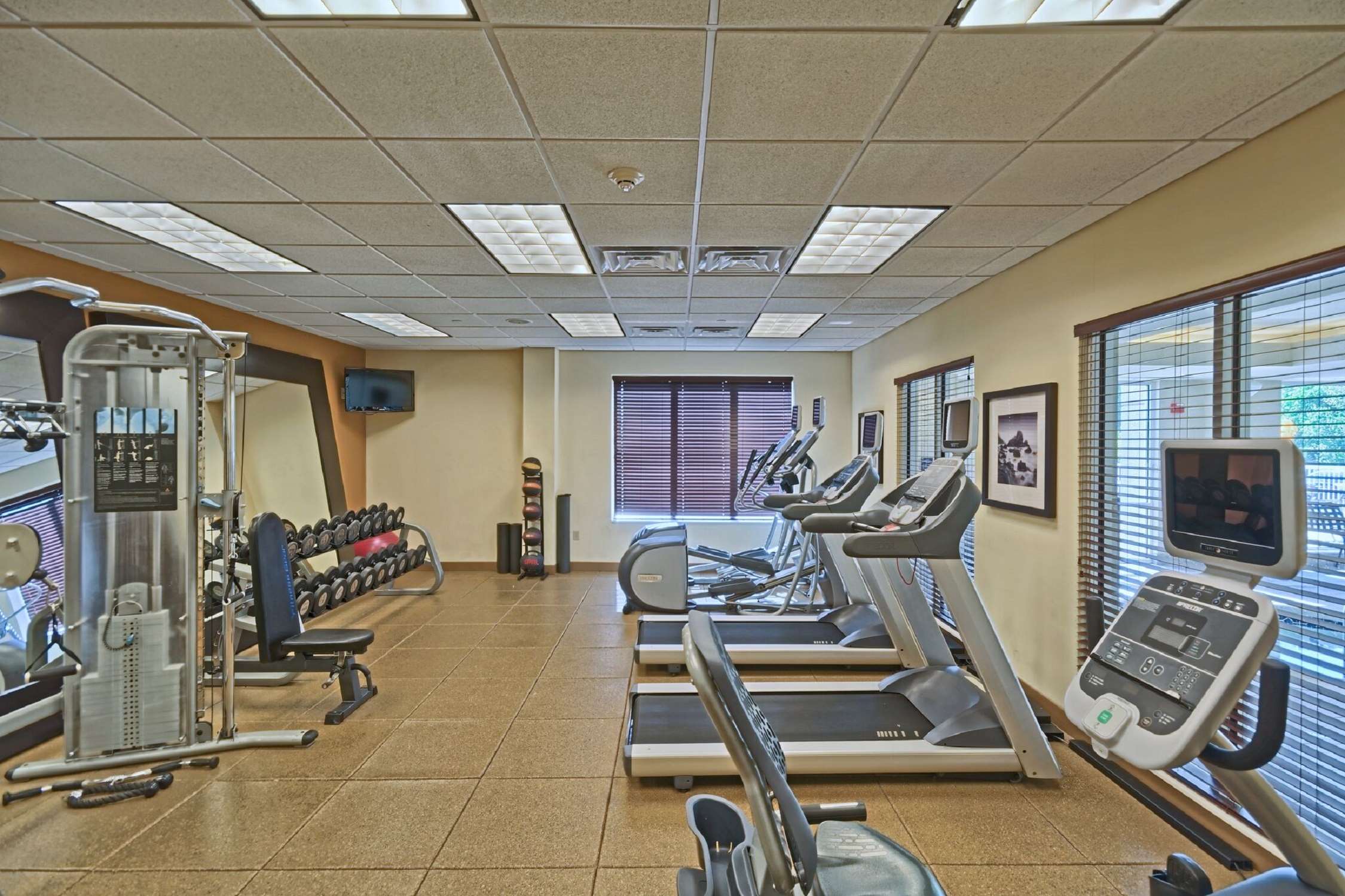 Health club fitness center gym | Hilton Garden Inn Mt. Laurel