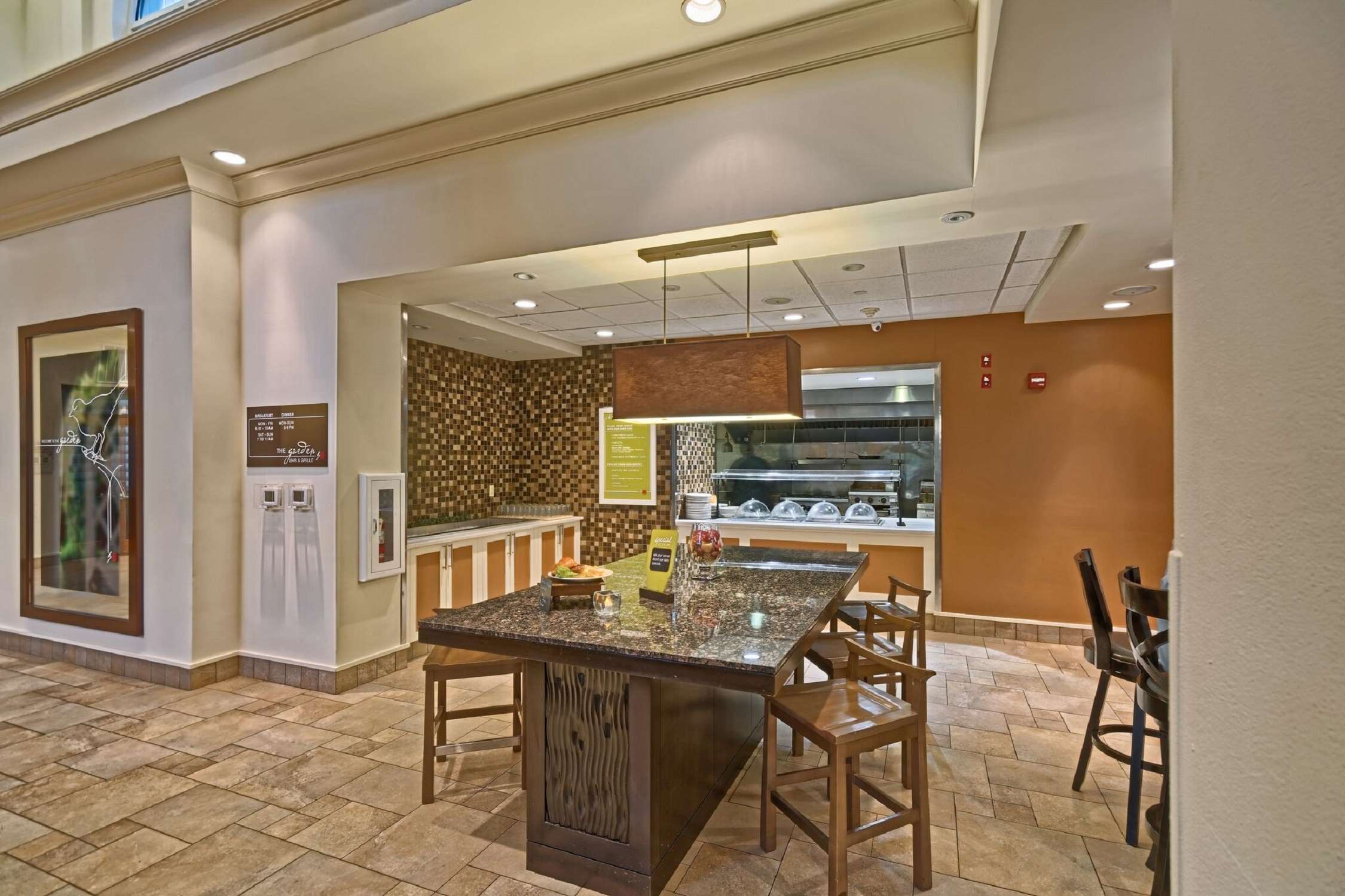 Restaurant | Hilton Garden Inn Mt. Laurel