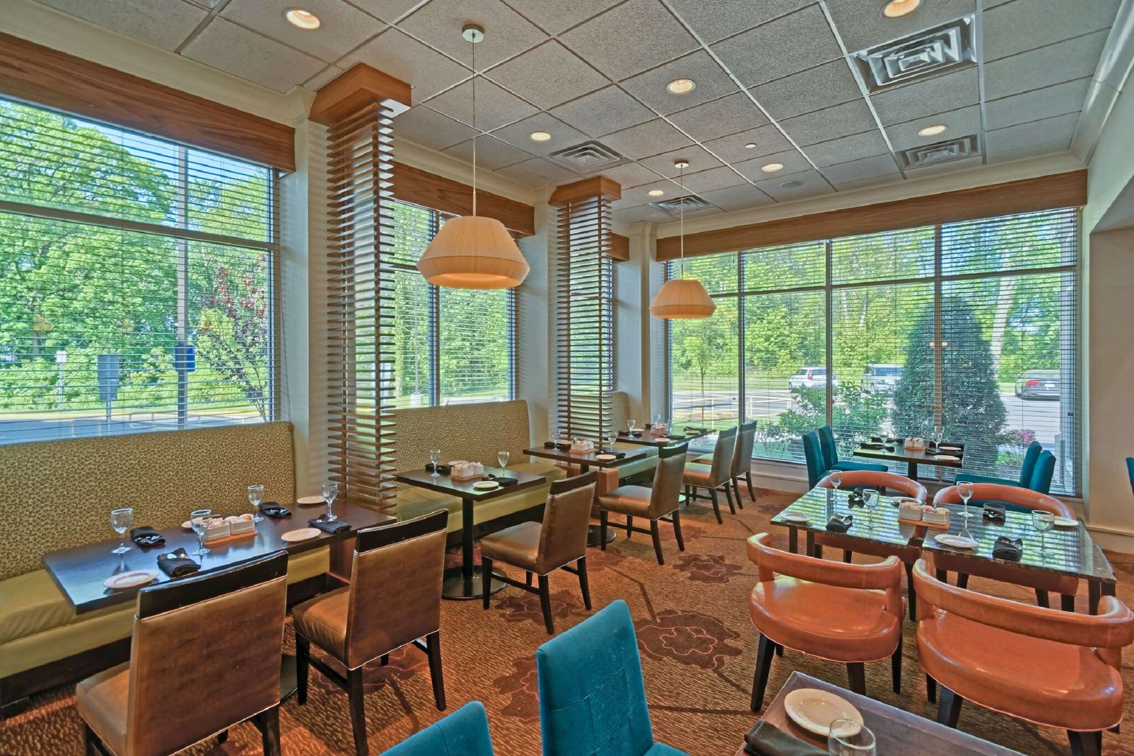 Restaurant | Hilton Garden Inn Mt. Laurel