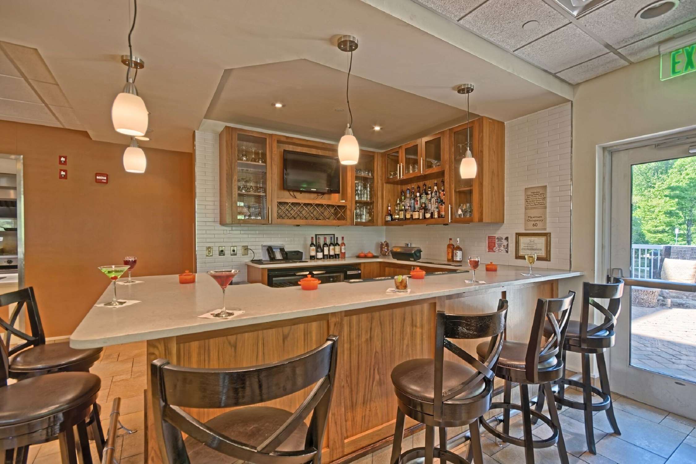 BarLounge | Hilton Garden Inn Mt. Laurel