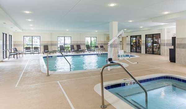 Pool - Hampton Inn & Suites North Wales