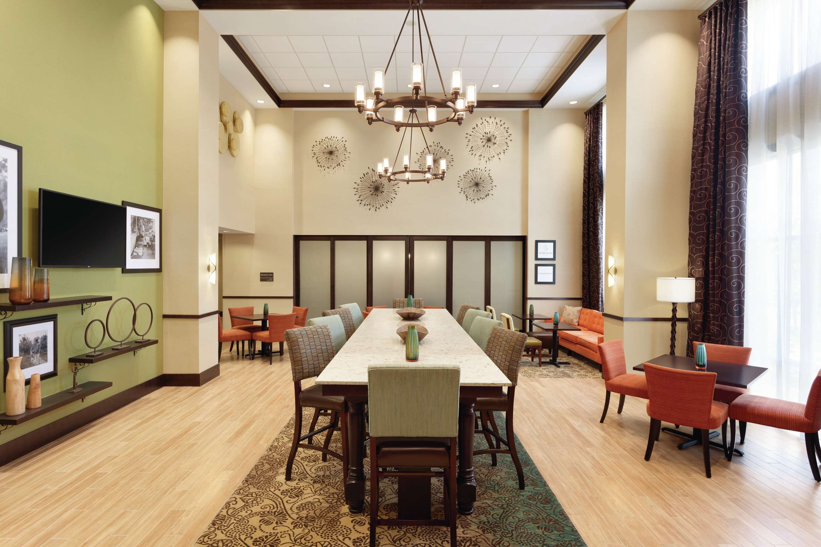 Lobby | Hampton Inn & Suites Philadelphia Montgomeryville