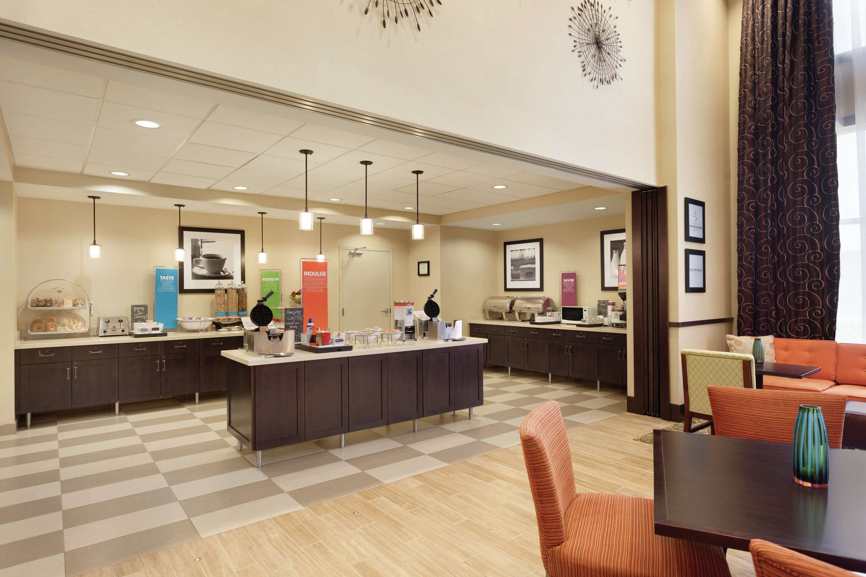 Restaurant | Hampton Inn & Suites Philadelphia Montgomeryville