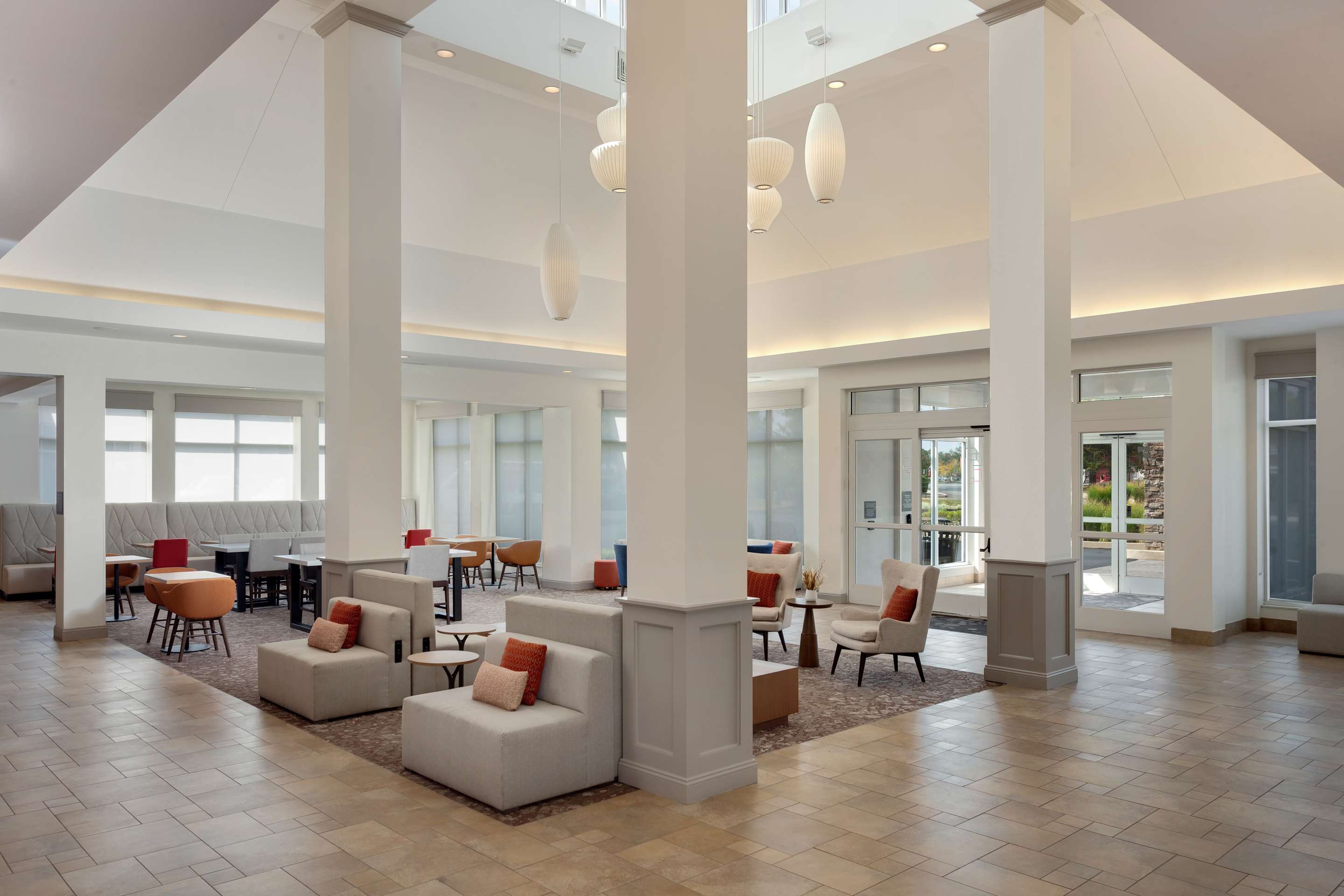 Lobby | Hilton Garden Inn Valley Forge/Oaks
