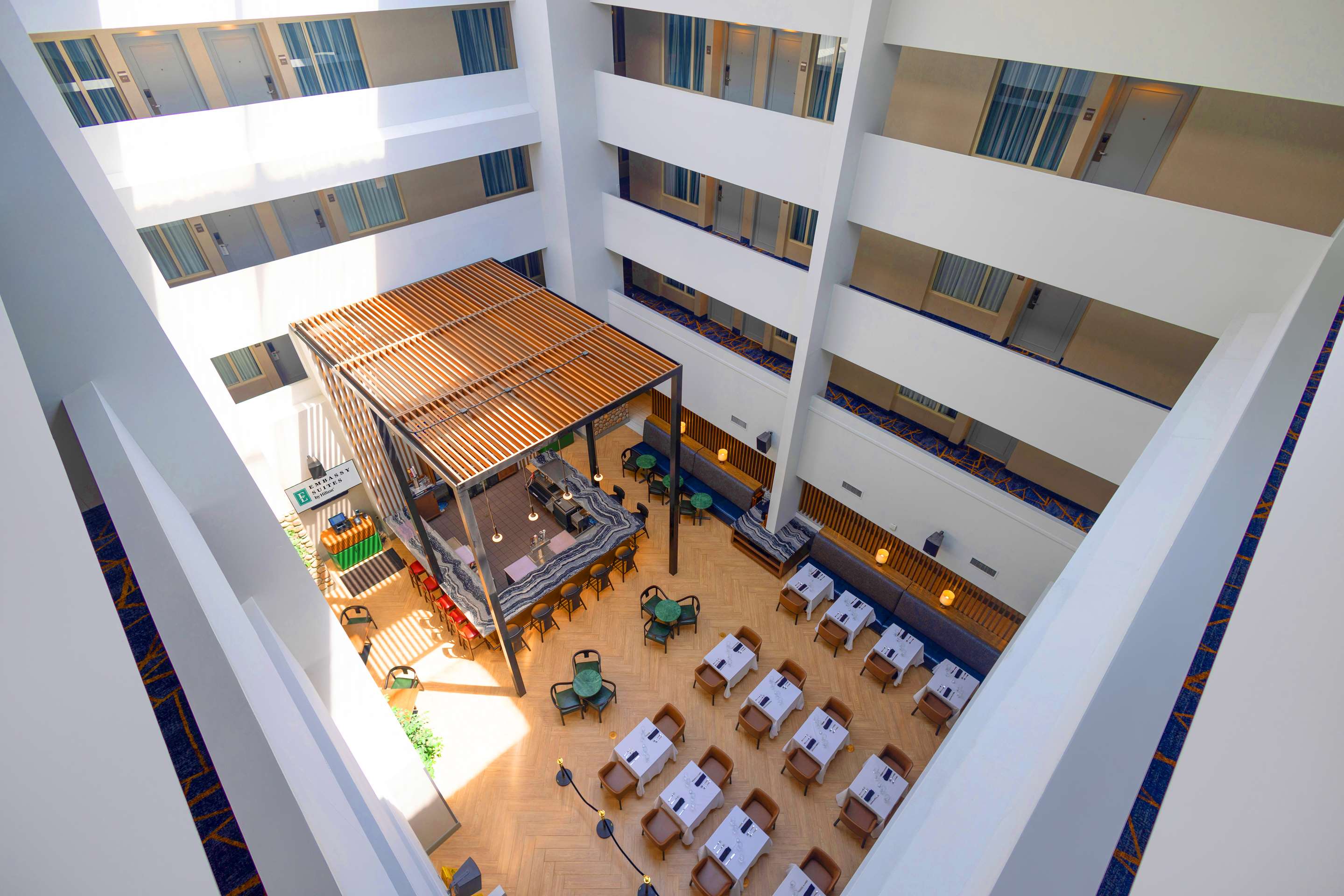 Lobby | Embassy Suites by Hilton Philadelphia Valley Forge