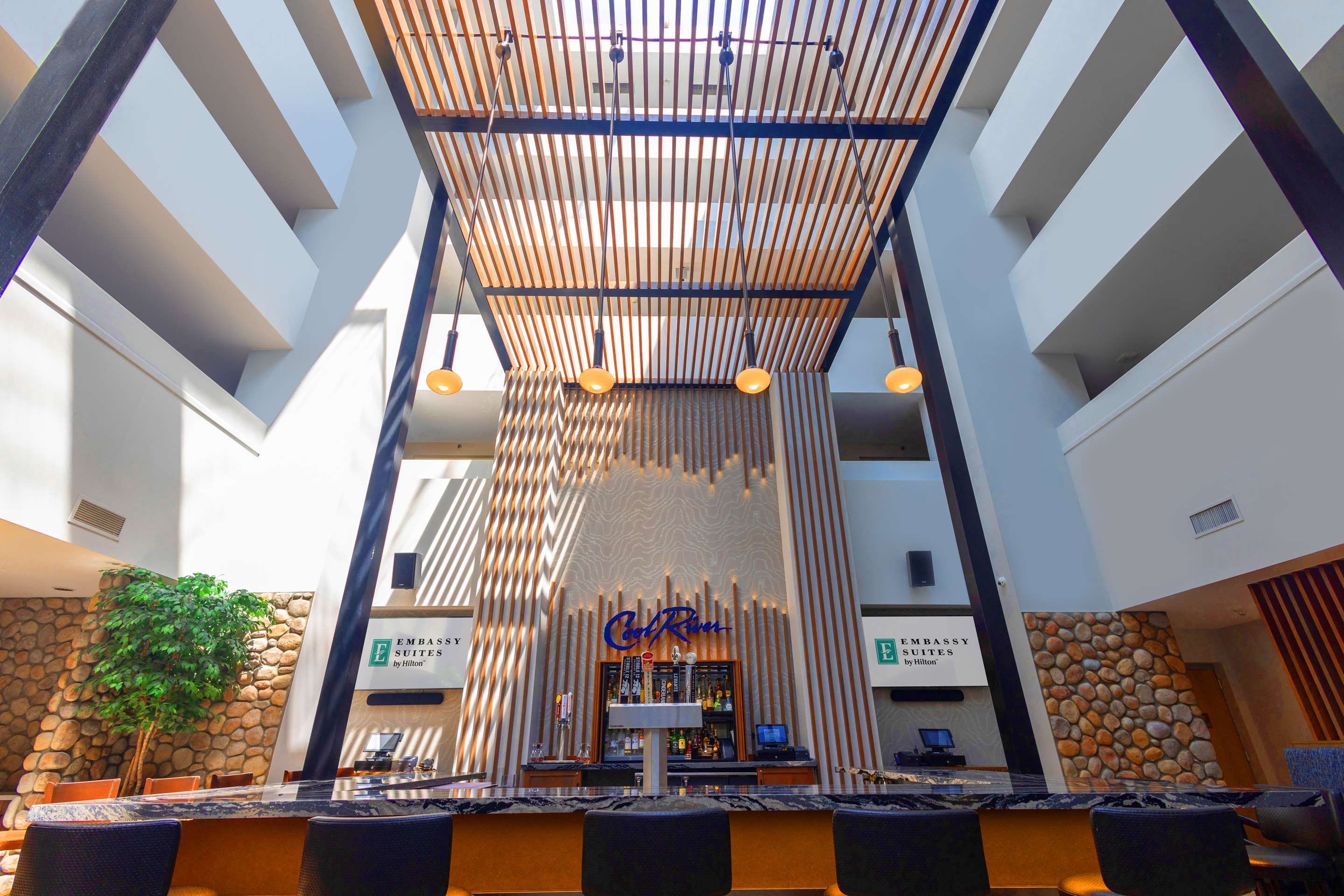 Restaurant | Embassy Suites by Hilton Philadelphia Valley Forge