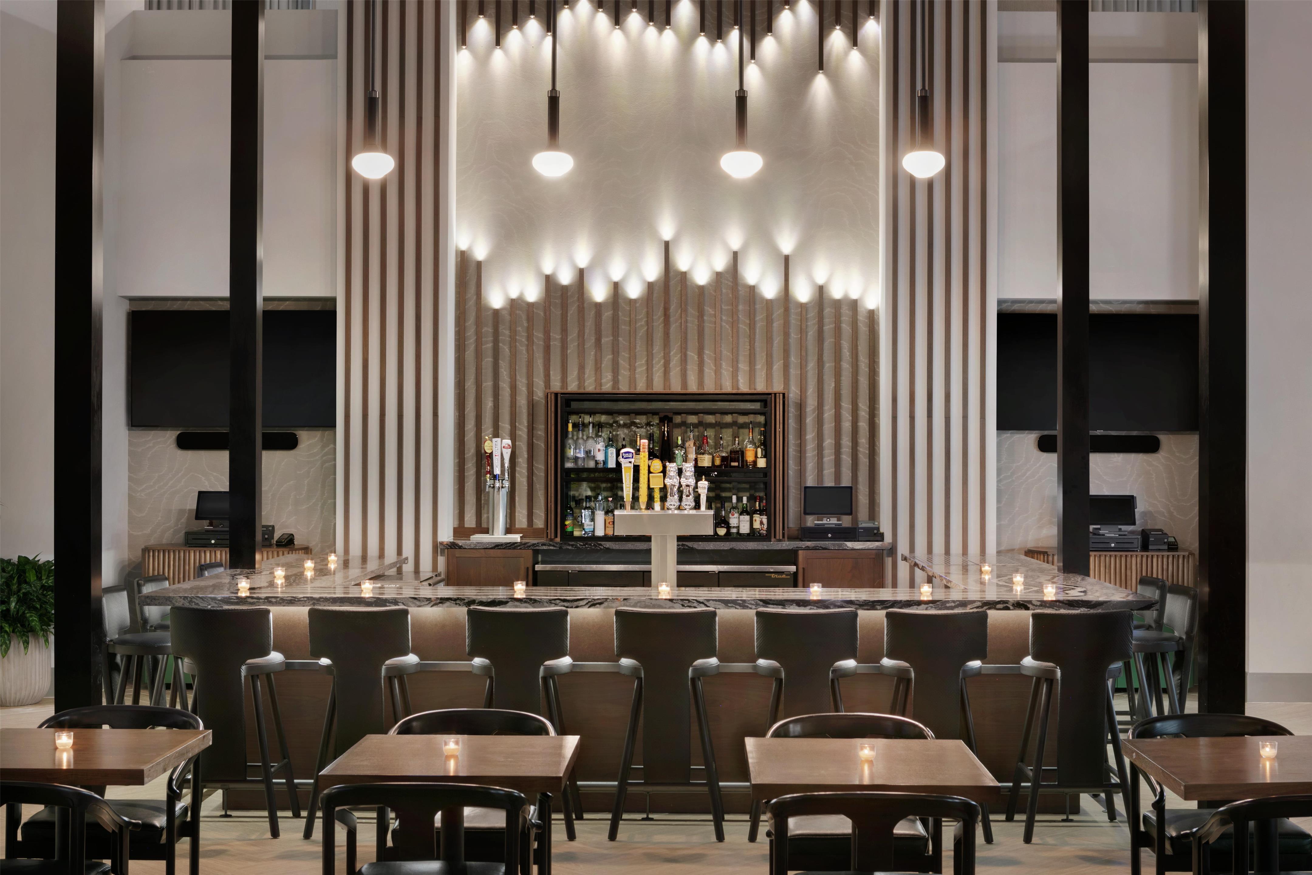 BarLounge | Embassy Suites by Hilton Philadelphia Valley Forge