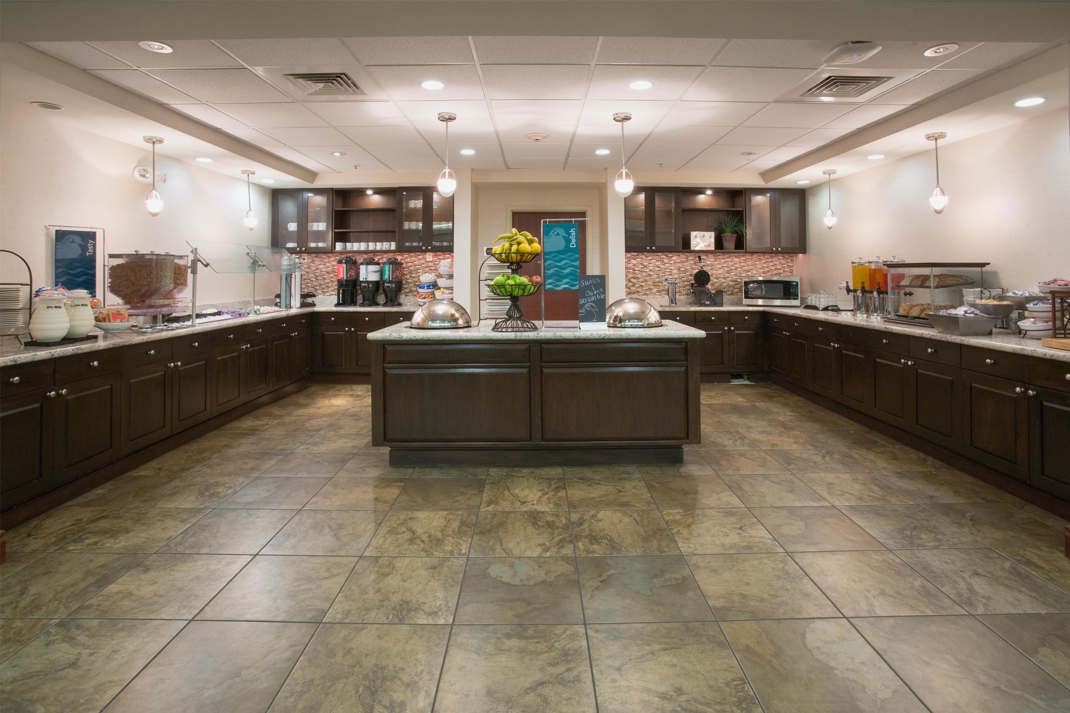 Breakfast Area | Homewood Suites Phoenix Avondale