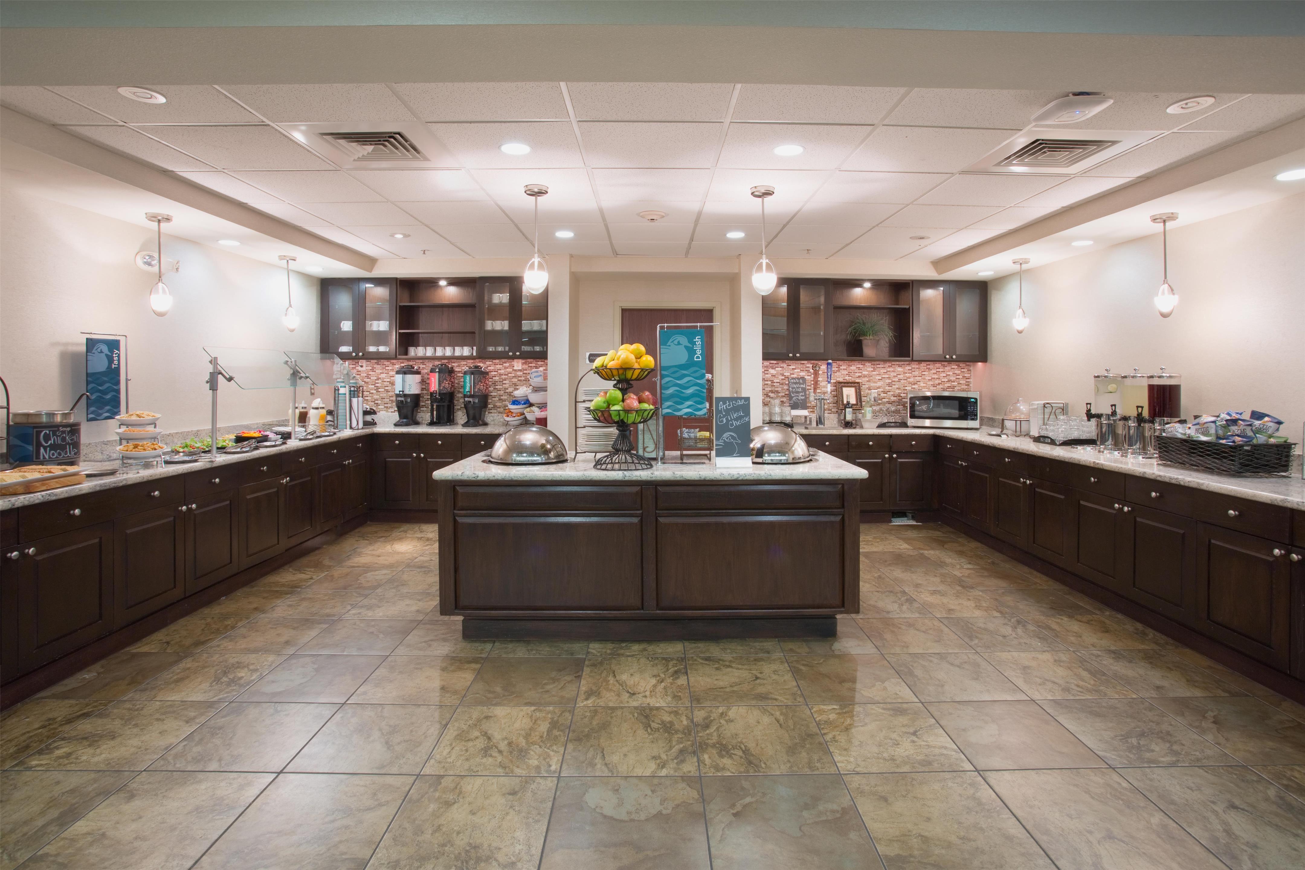 Breakfast Area | Homewood Suites Phoenix Avondale