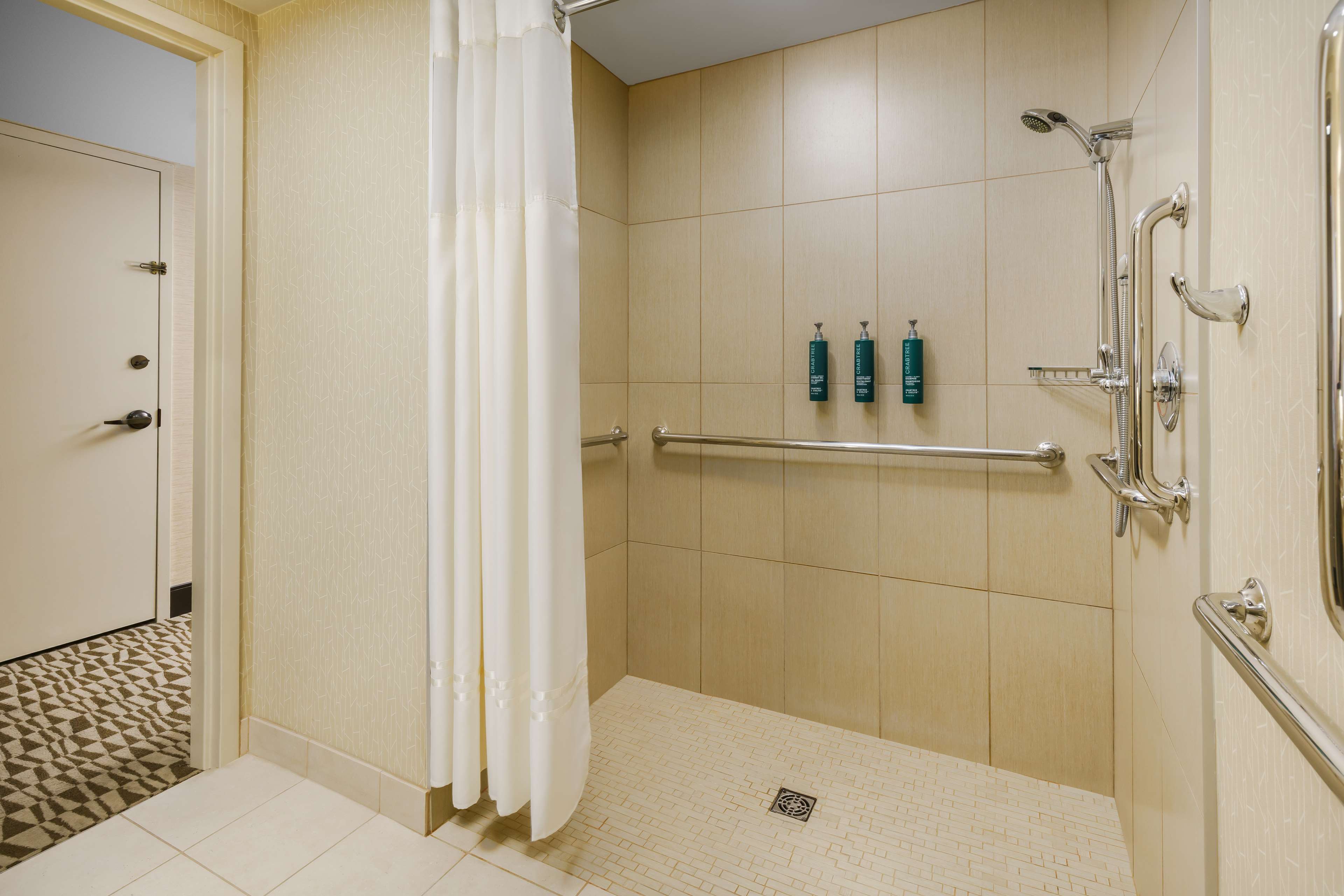 Hilton Phoenix Airport Room Type - 1 KING ACC W/ RI SHWR