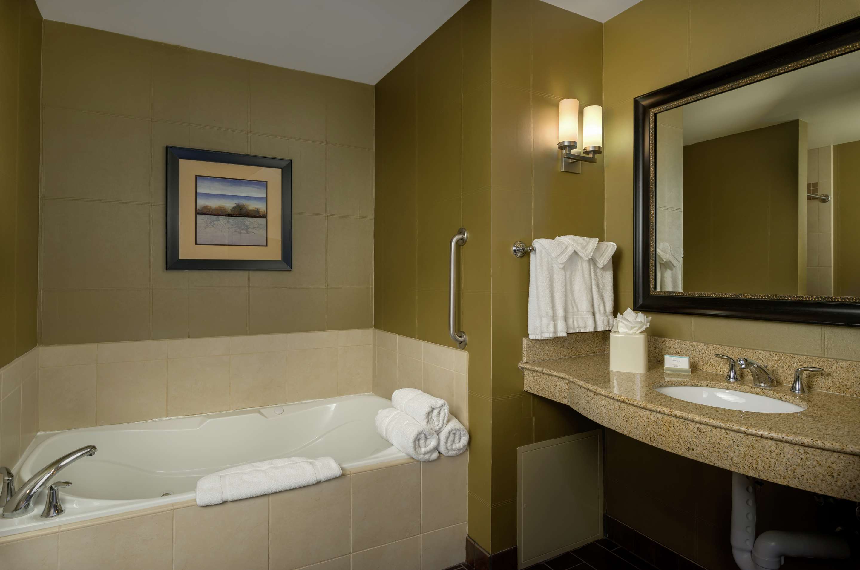 Guest room bath