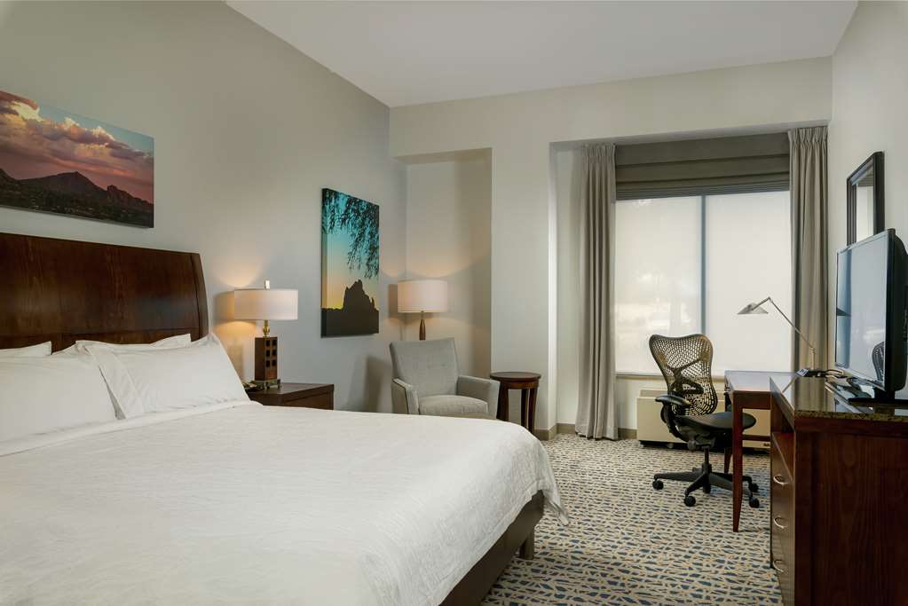Hilton Garden Inn Phoenix Airport North Room Type - 1 KING BED 1BDRM SUITE