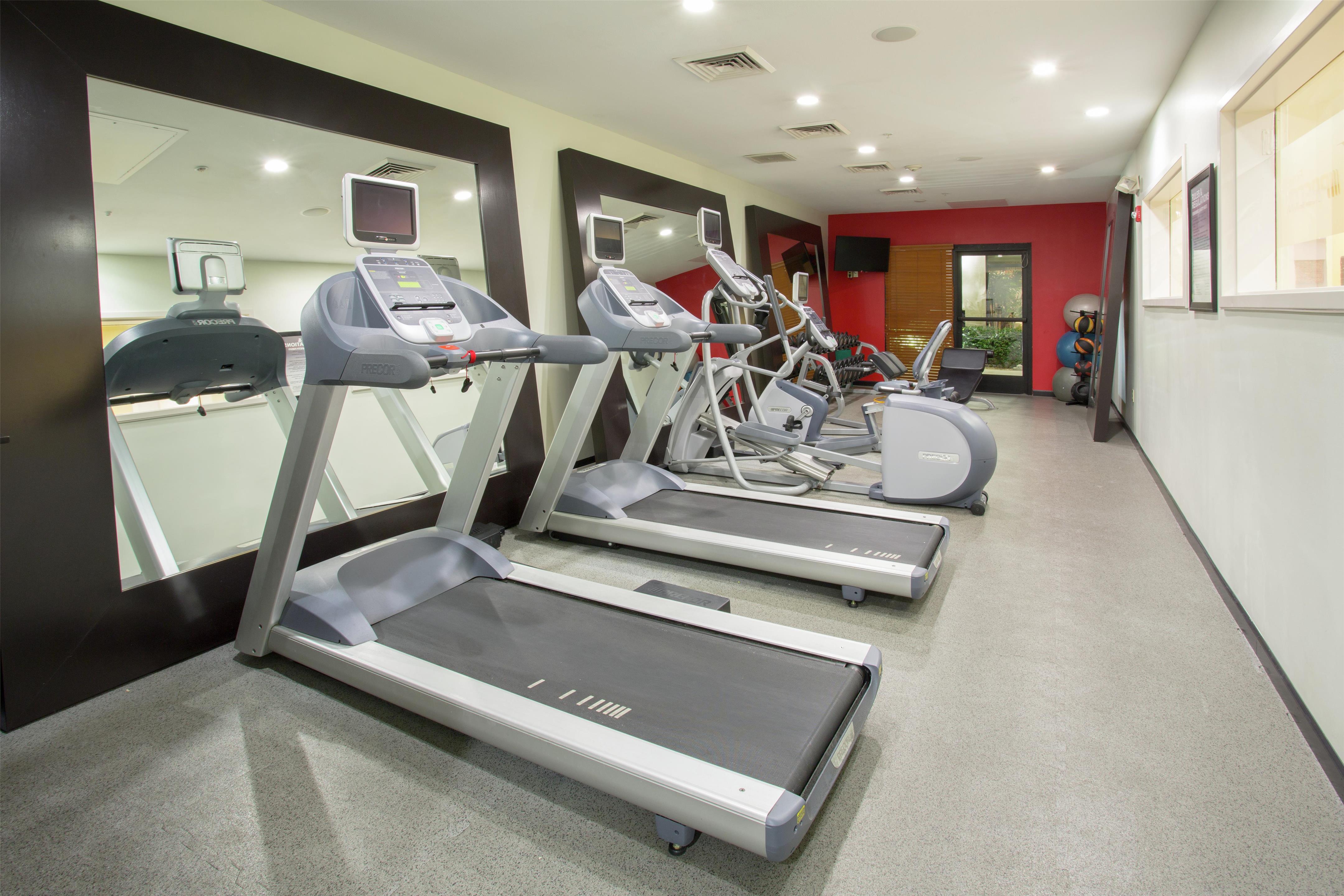 Health club fitness center gym | Hilton Garden Inn Avondale