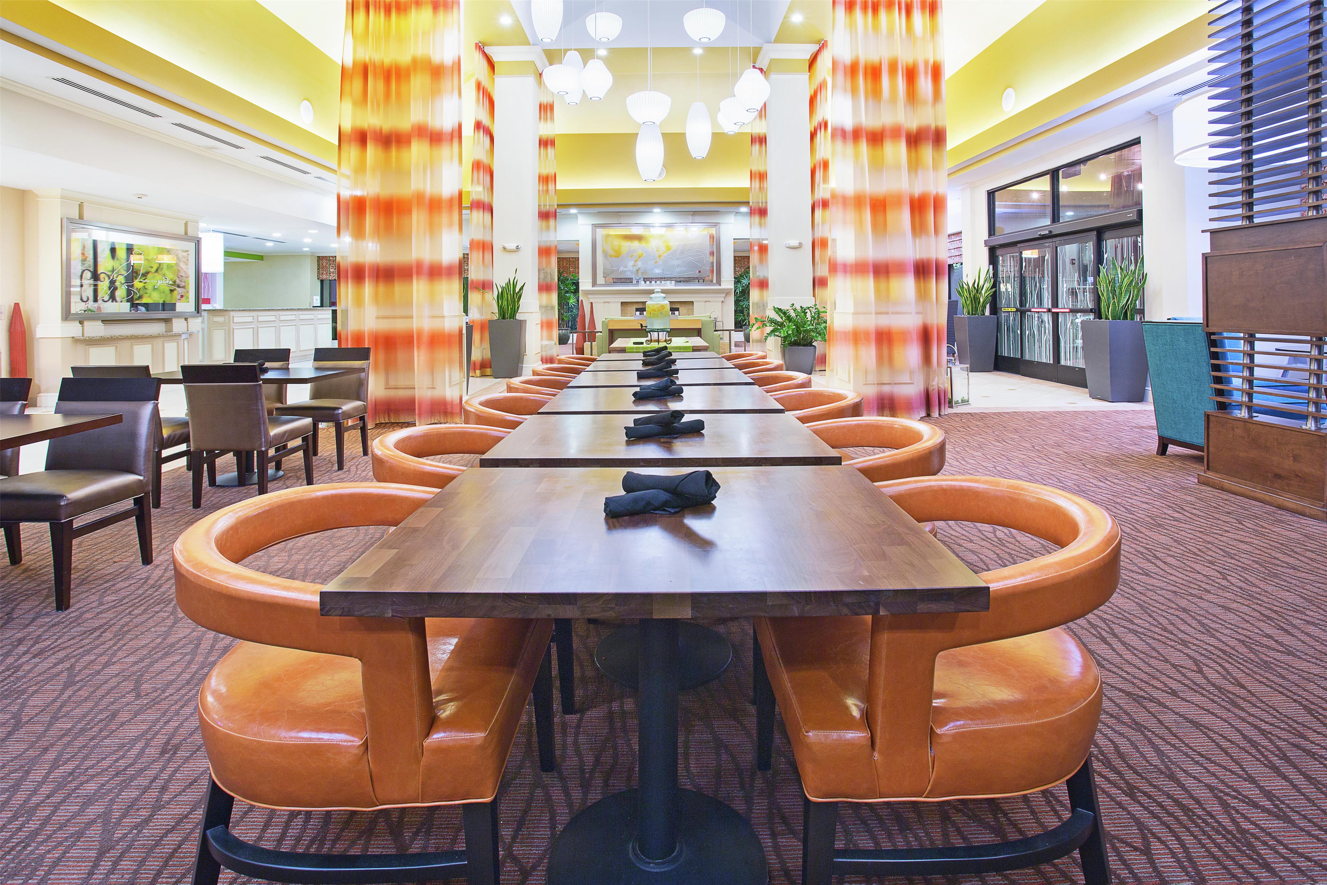 Lobby | Hilton Garden Inn Avondale