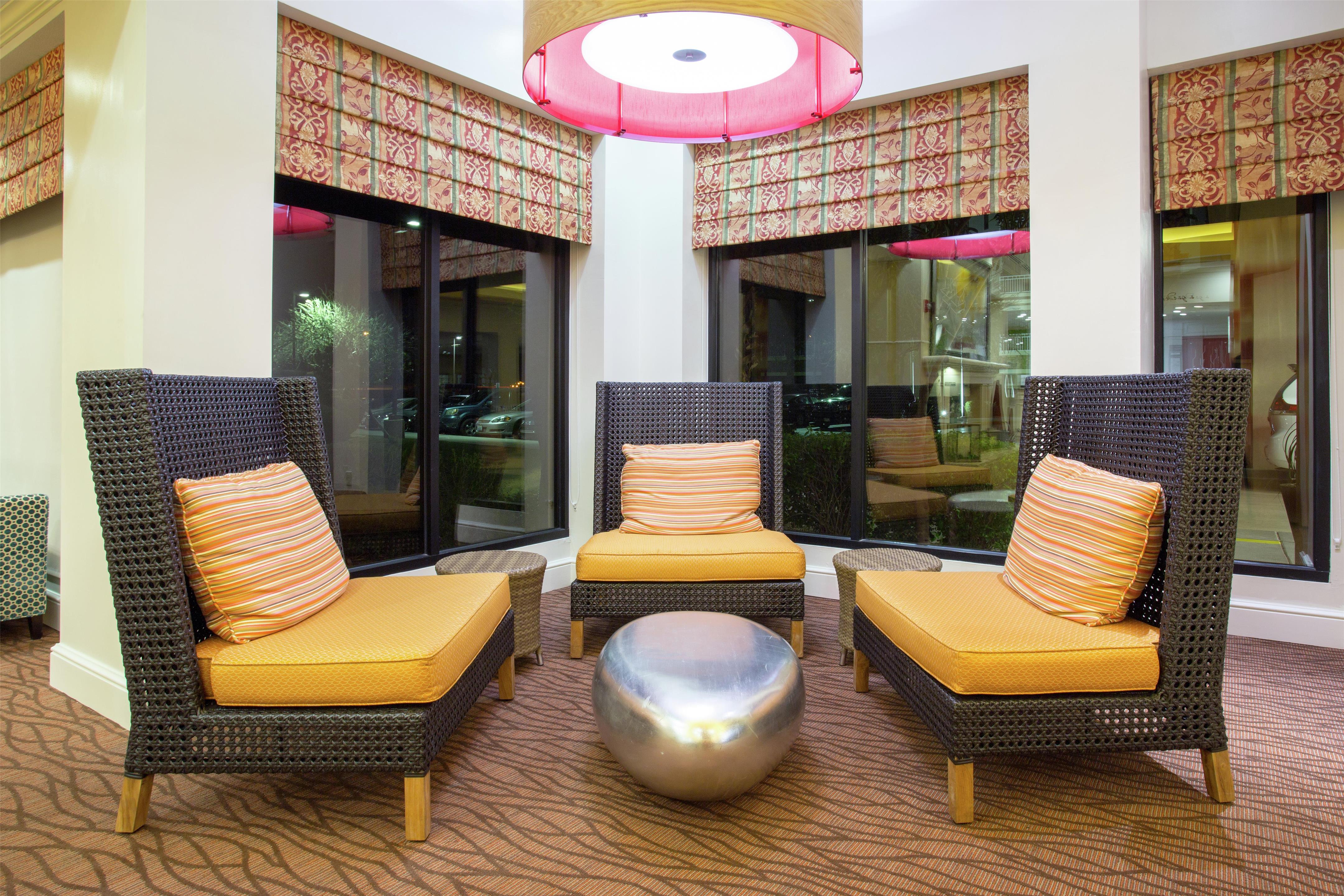 Lobby | Hilton Garden Inn Avondale