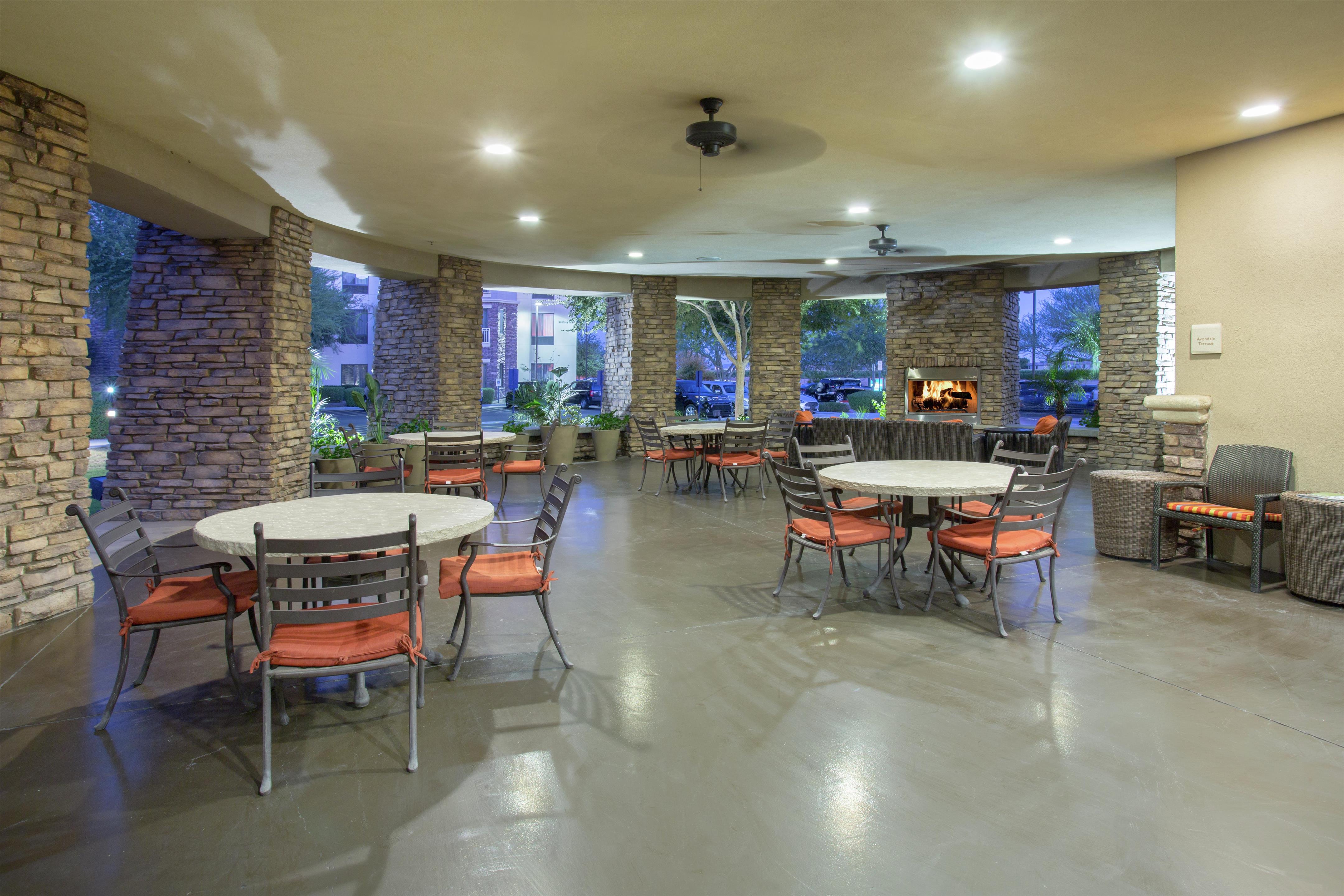Lobby | Hilton Garden Inn Avondale