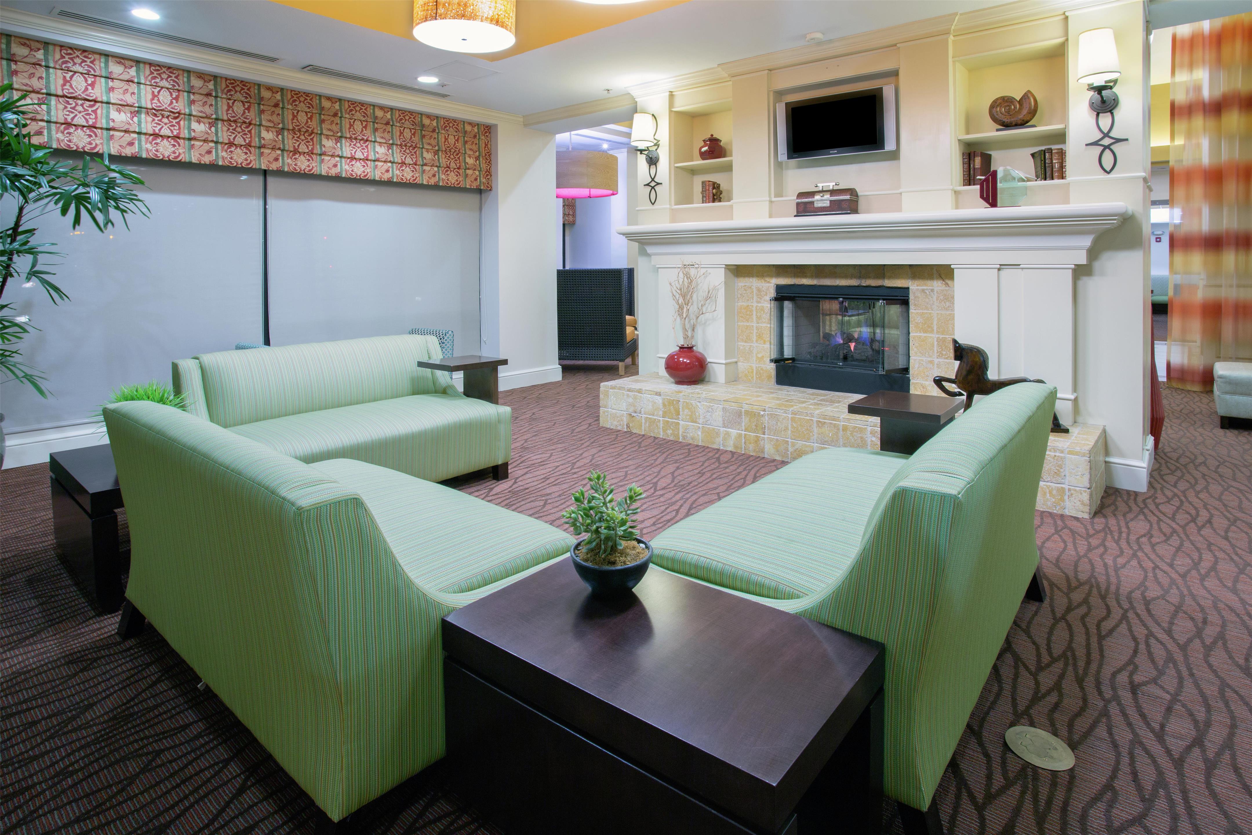 Lobby | Hilton Garden Inn Avondale