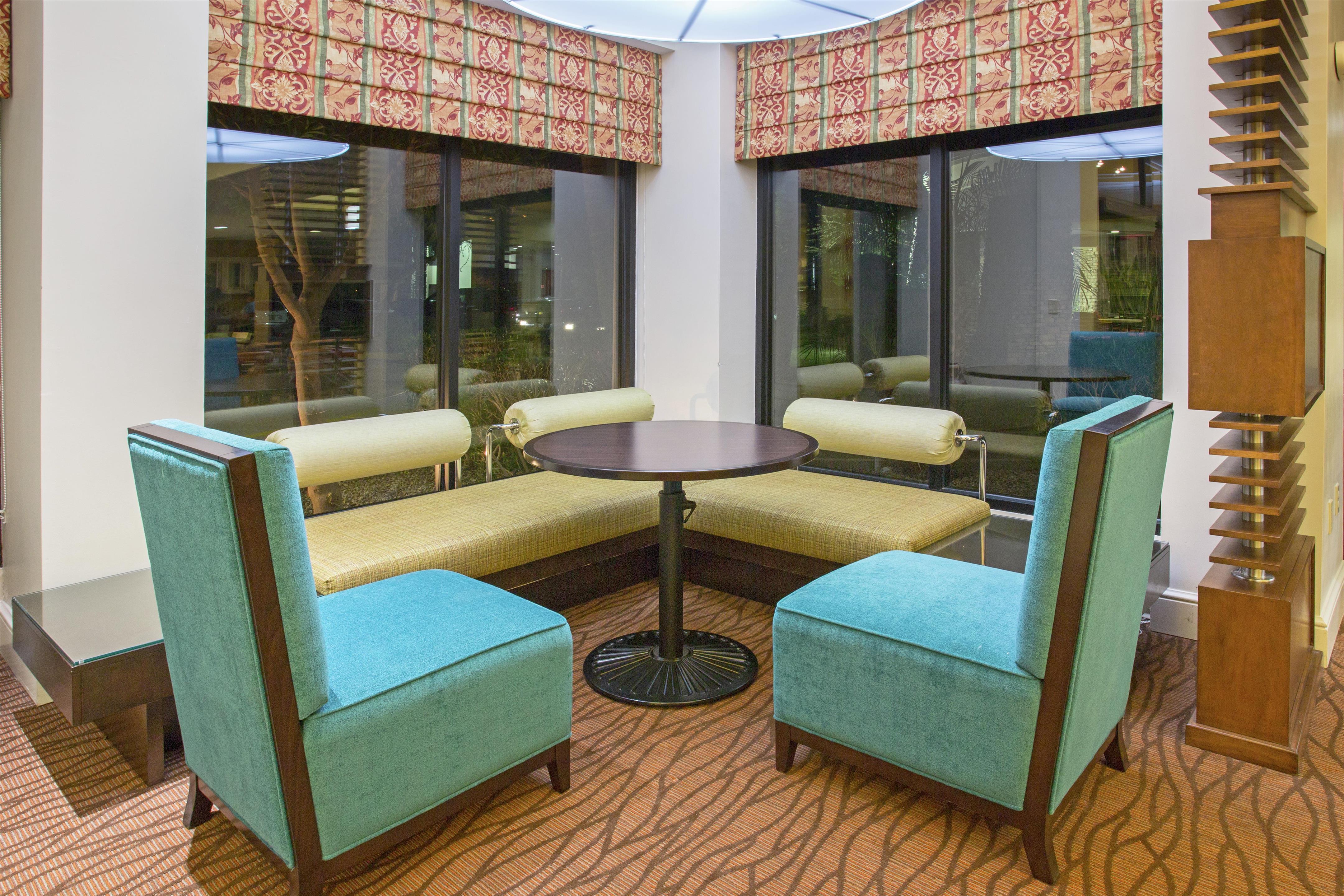 Lobby | Hilton Garden Inn Avondale
