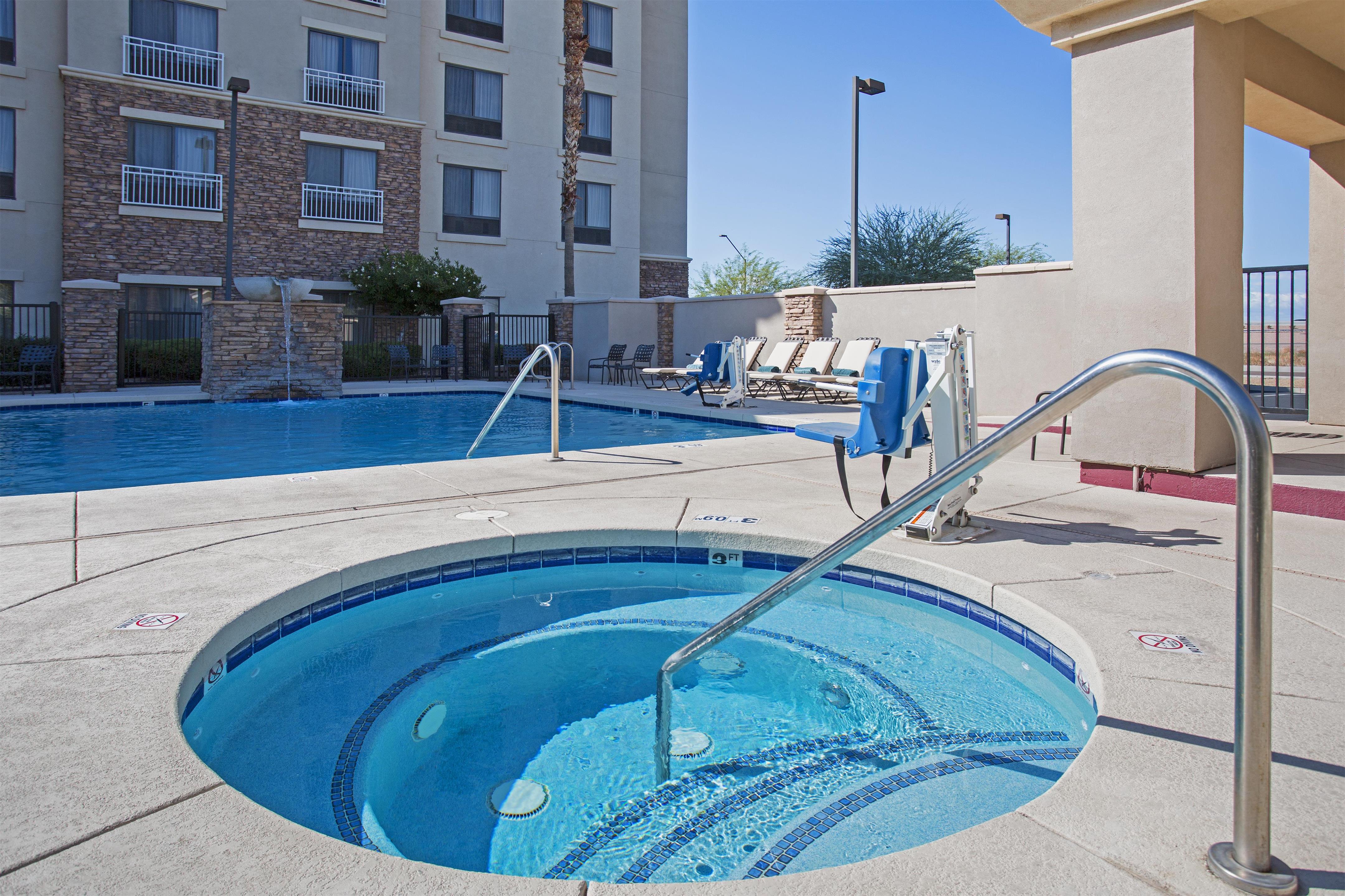 Pool | Hilton Garden Inn Avondale