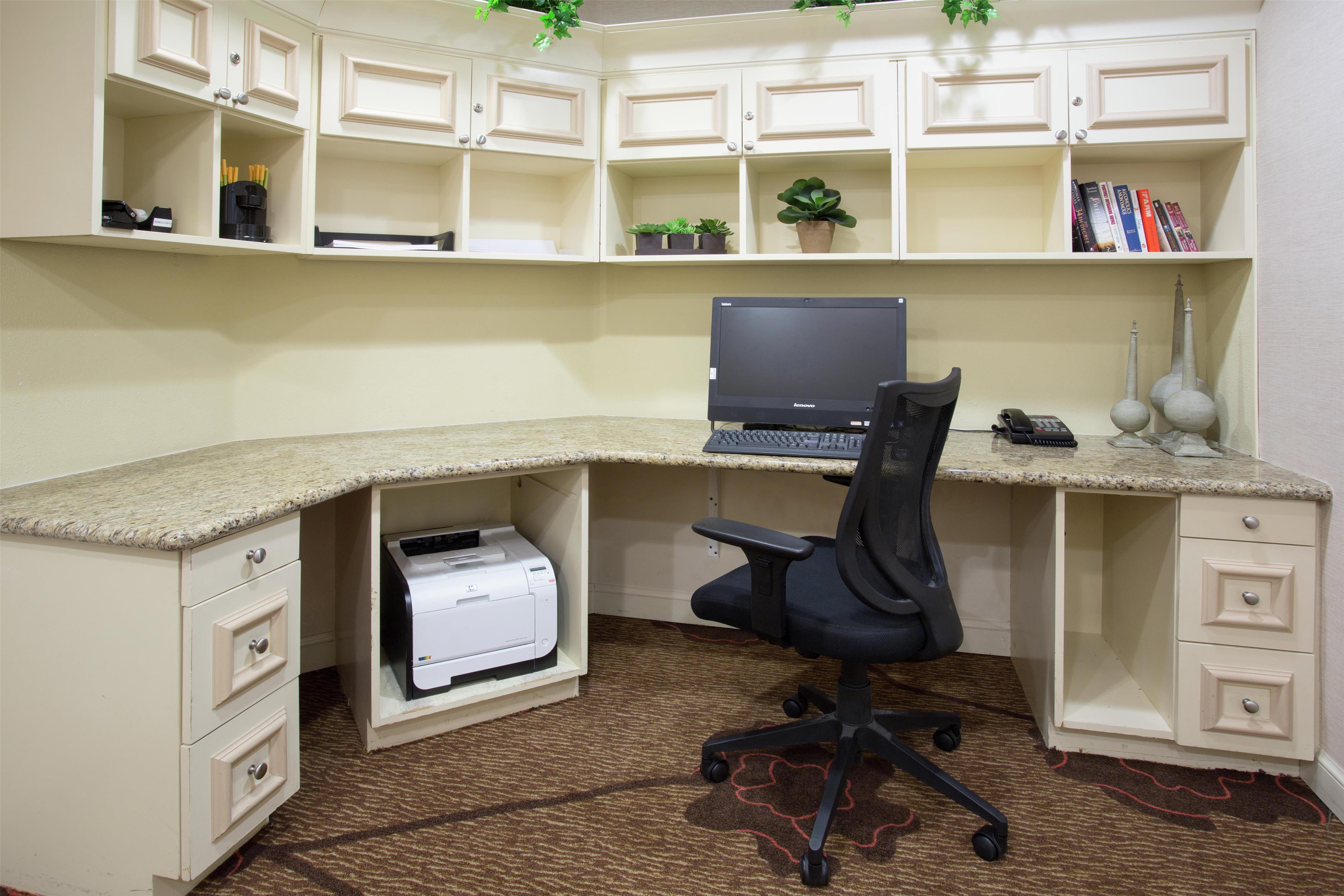 Business Center | Hilton Garden Inn Avondale