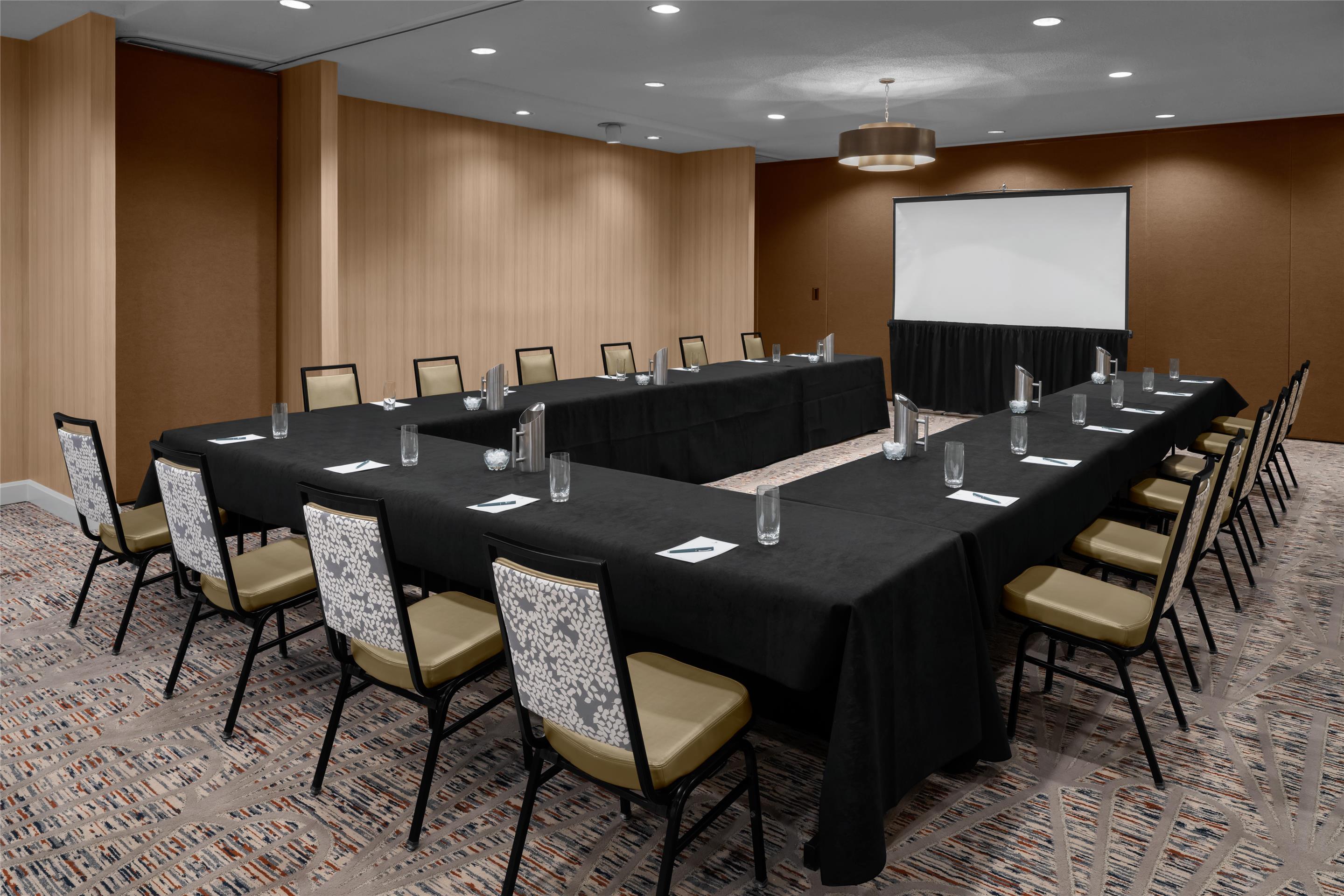 Meeting Room | Embassy Suites by Hilton Phoenix Biltmore