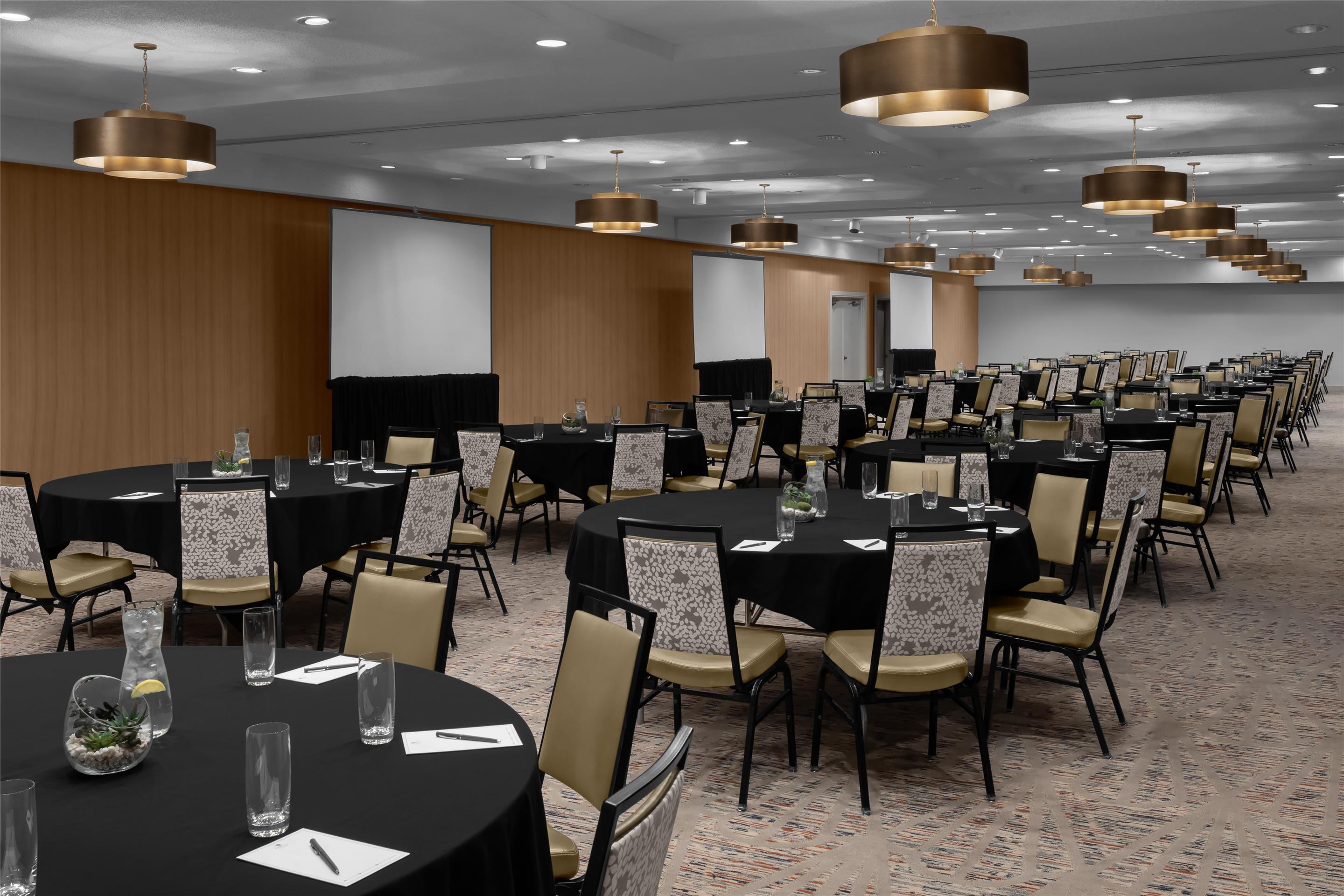 Meeting Room | Embassy Suites by Hilton Phoenix Biltmore