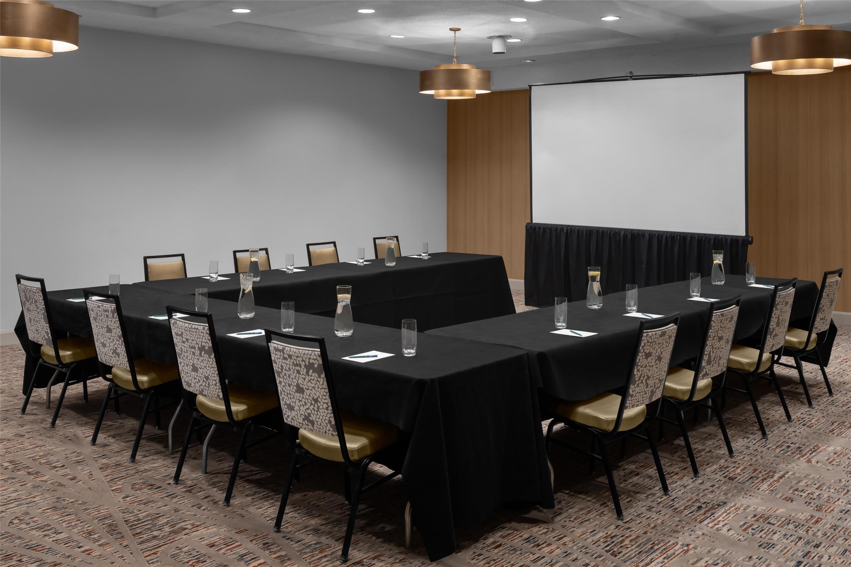 Meeting Room | Embassy Suites by Hilton Phoenix Biltmore