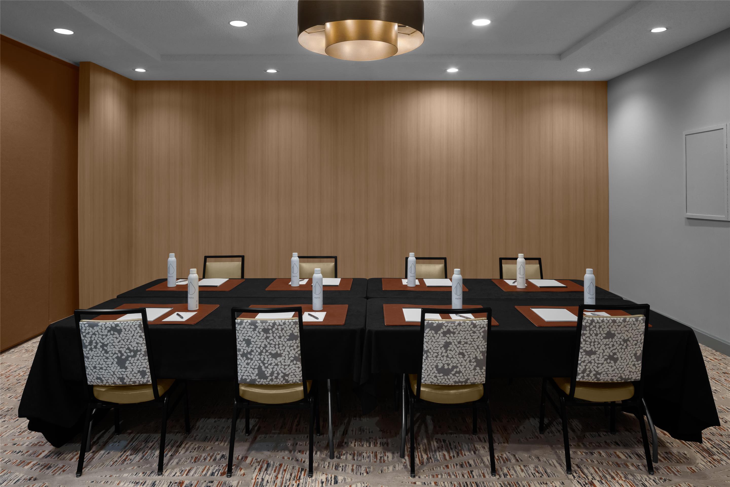 Meeting Room | Embassy Suites by Hilton Phoenix Biltmore